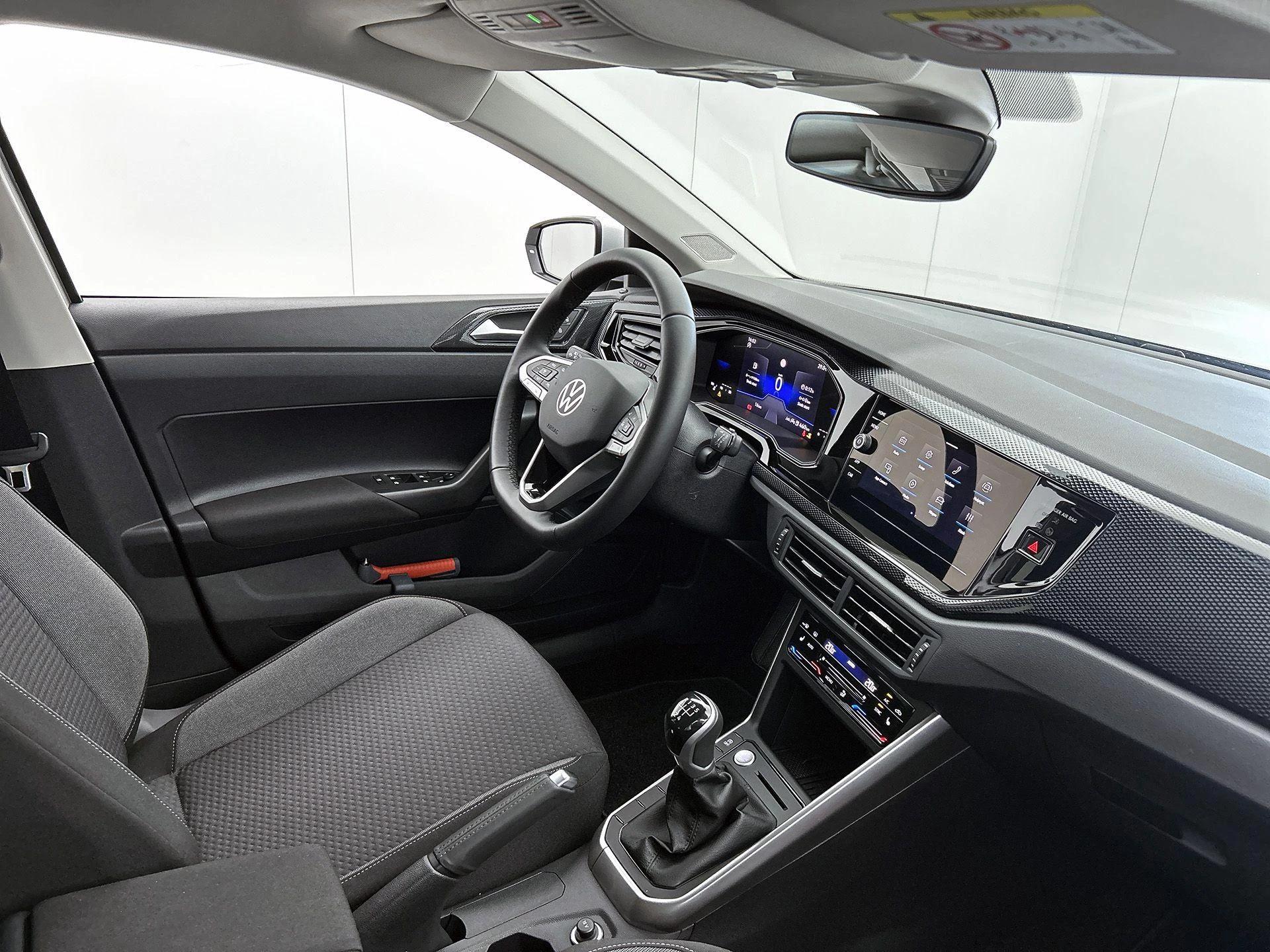 Volkswagen-Polo-image-19
