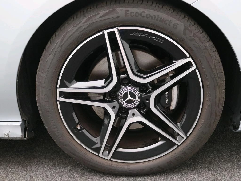 Mercedes-Benz-CLA-image-14