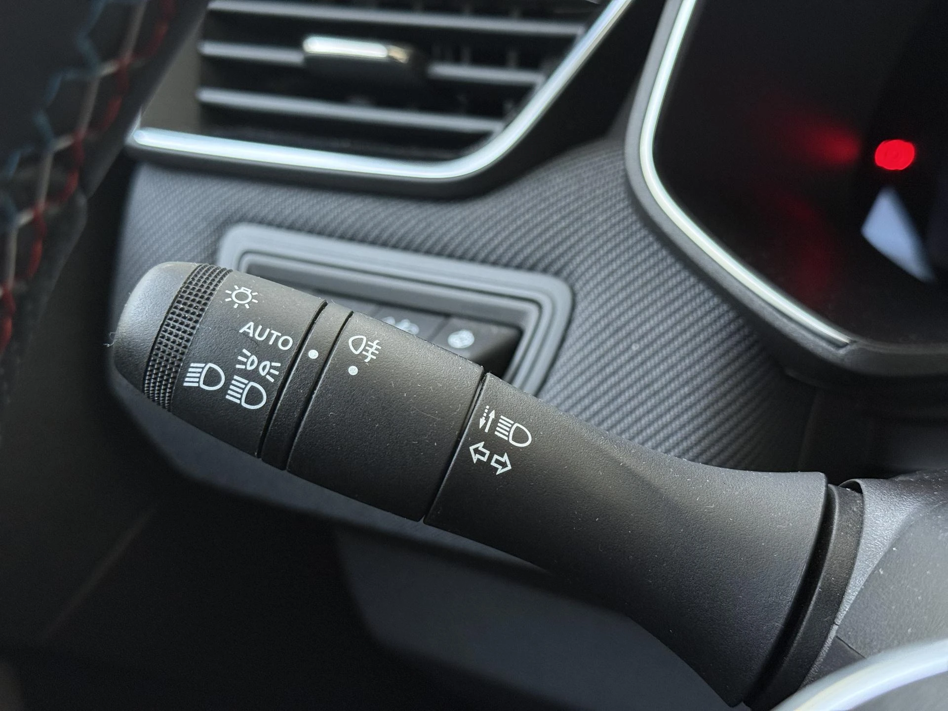 Renault-Clio-image-23
