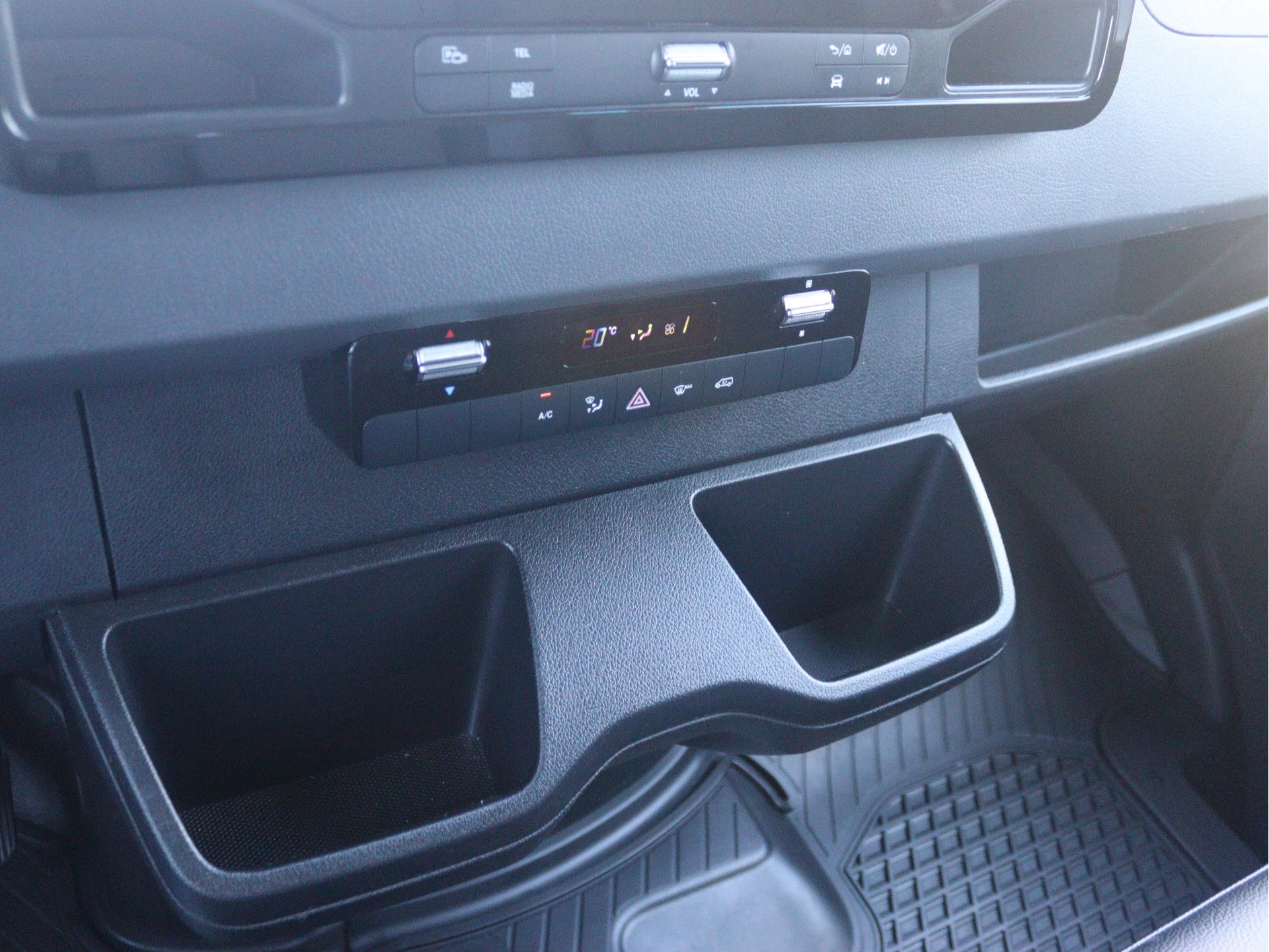 Mercedes-Benz-Sprinter-image-10