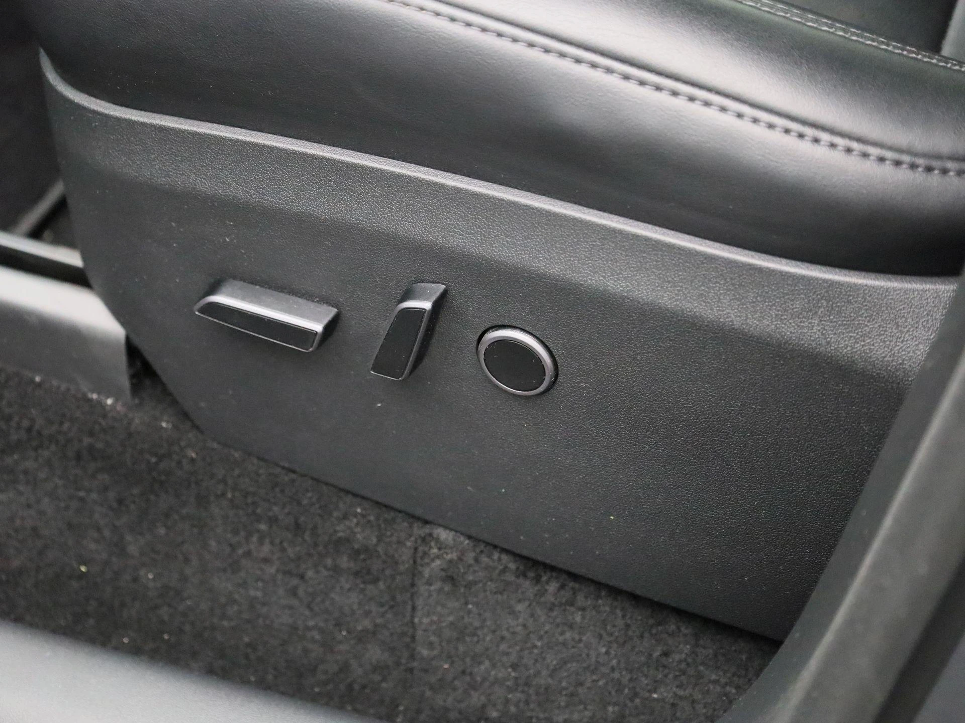 Tesla-Model Y-image-32
