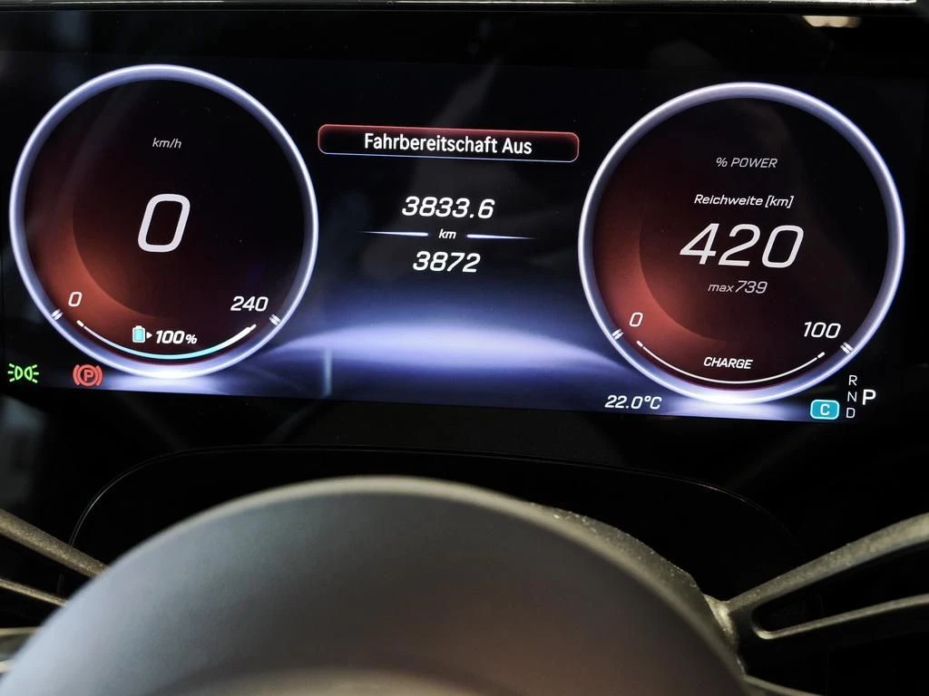 Mercedes-Benz-CLA 250+-image-7
