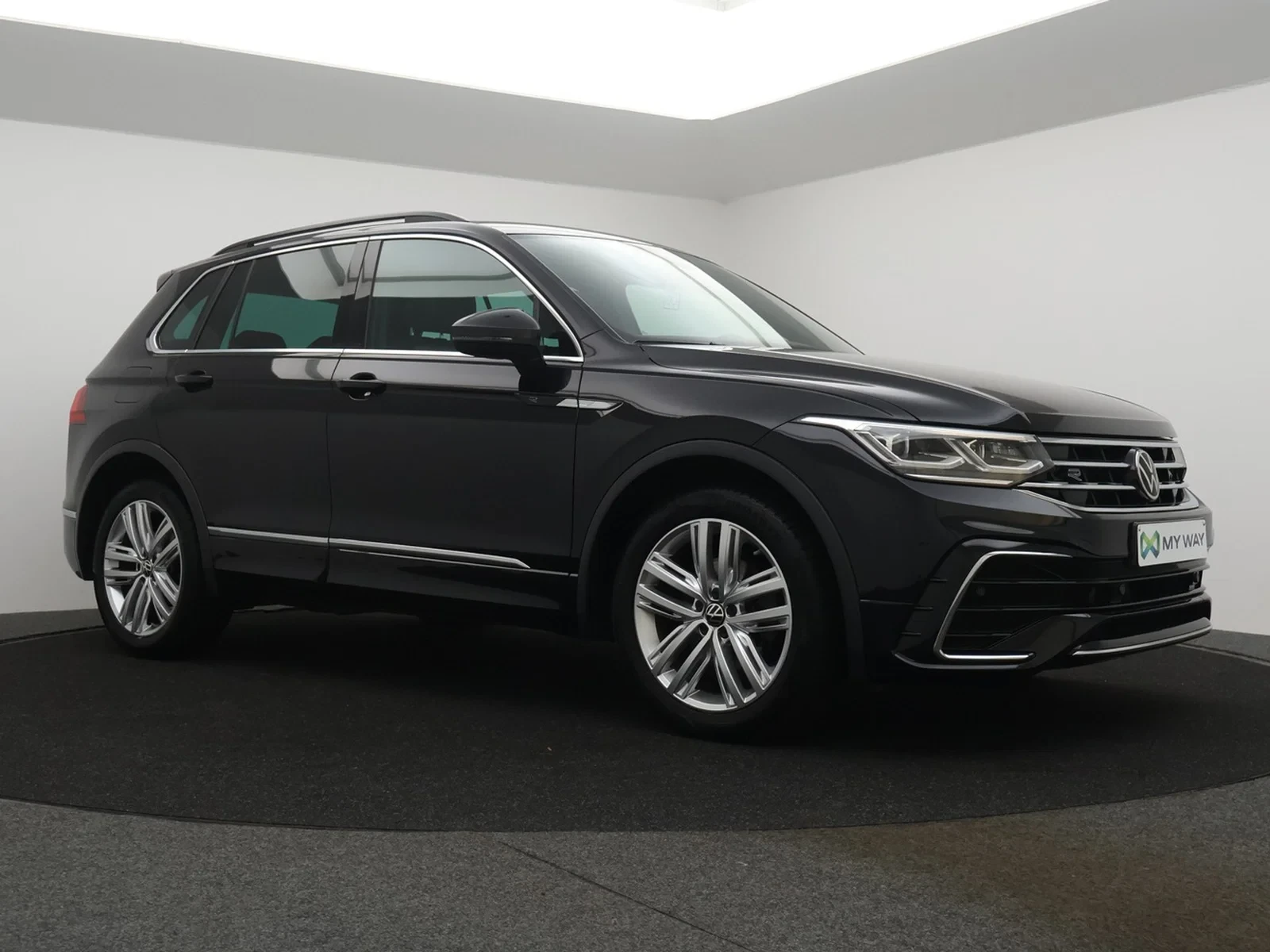 Volkswagen Tiguan Tiguan R-Line 1.5TSI 150PK *AUTOMAAT*TREKHAAK*LED*CAMERA*NAVI*VIRTUAL COCKPIT*APP-CONNECT*...*