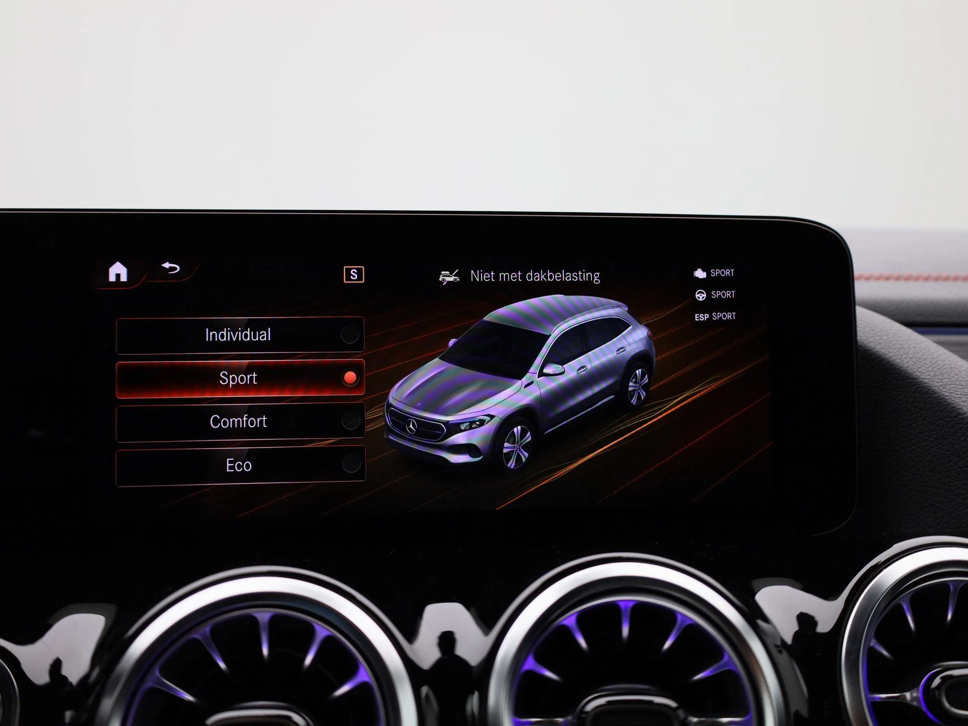 Mercedes-Benz-EQA-image-25