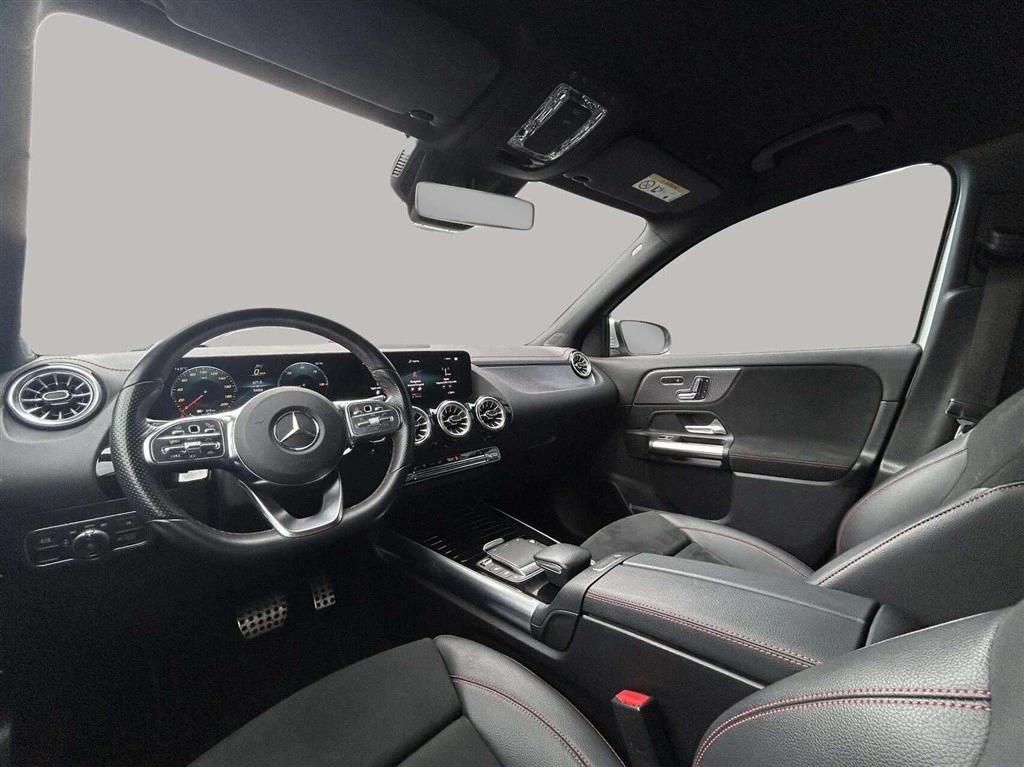 Mercedes-Benz-EQA-image-11