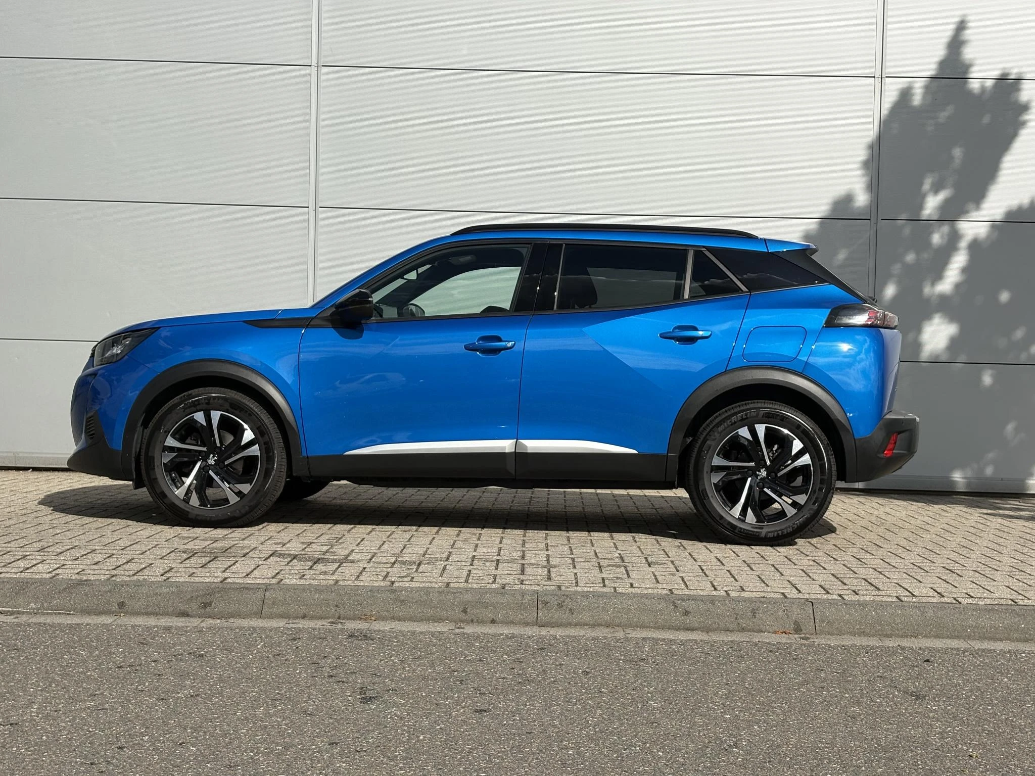 Peugeot-2008-image-2