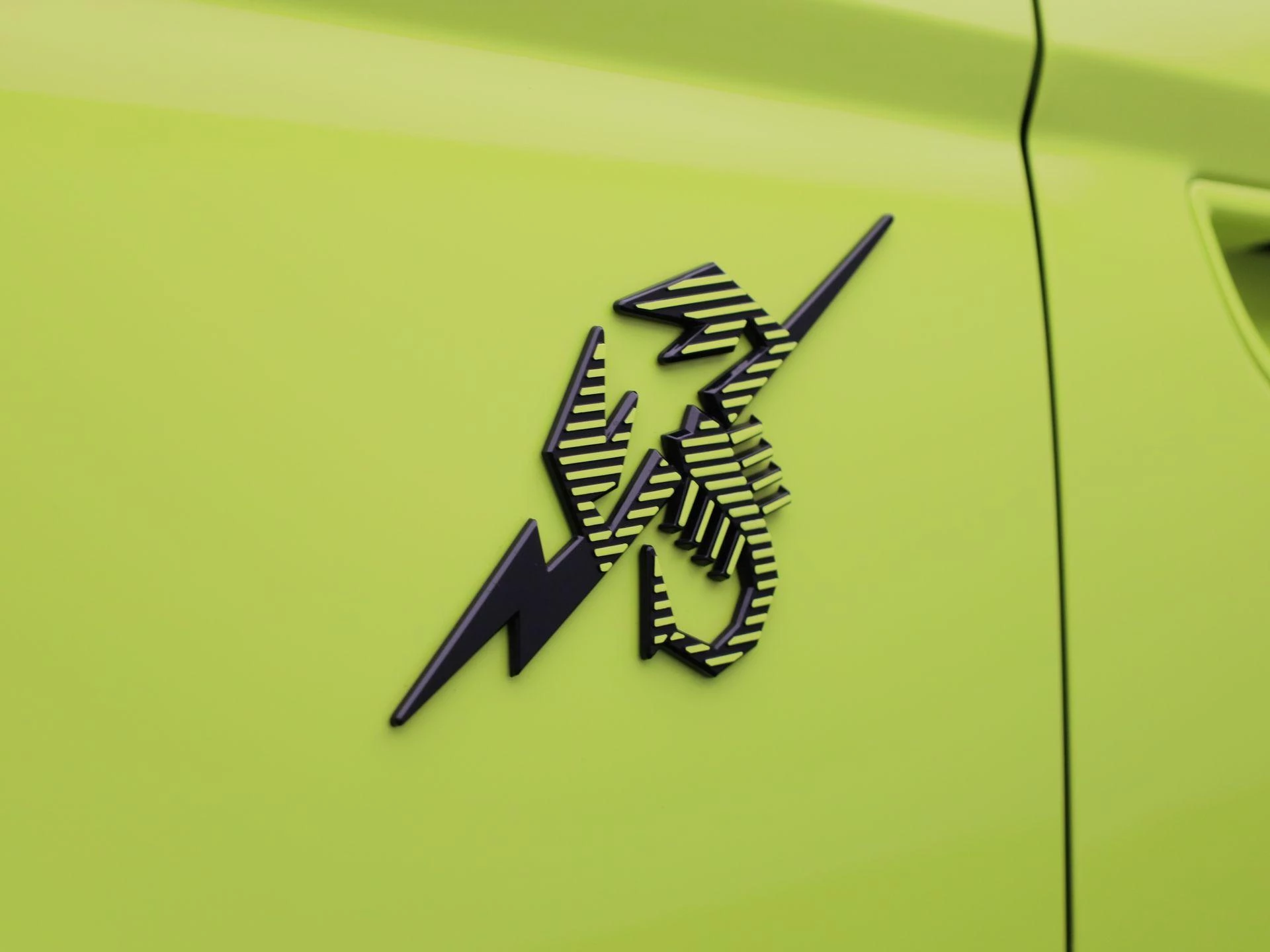 Abarth-500C-image-38