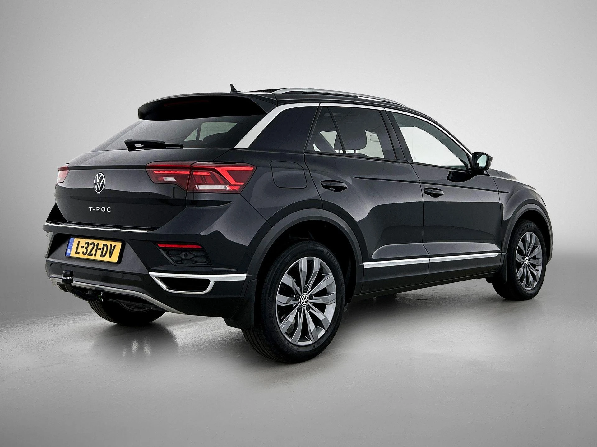 Volkswagen-T-Roc-image-3