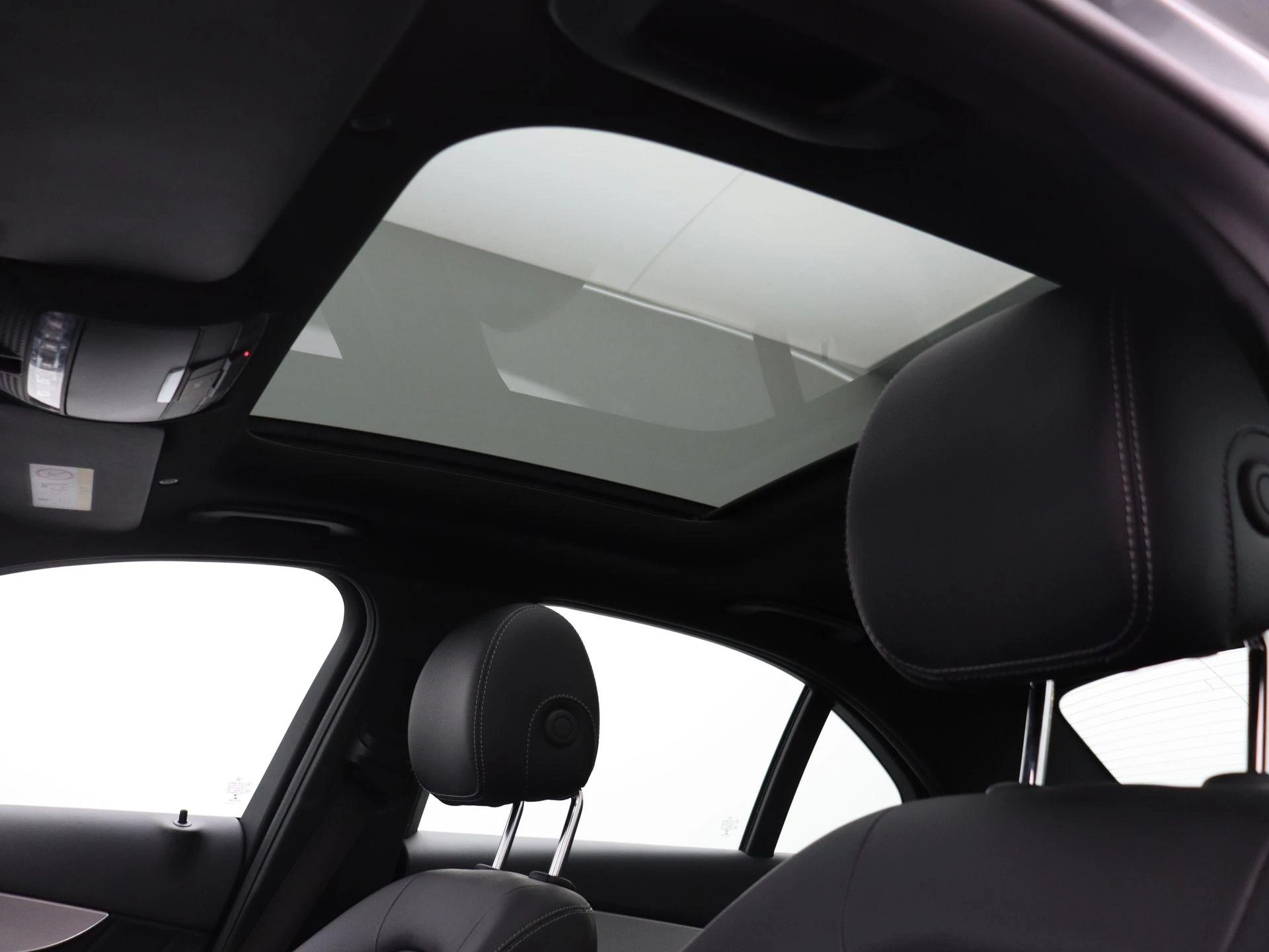 Mercedes-Benz C-Klasse 200 AMG LINE BERLINE + CARPLAY + PANORAMISCH DAK + MULTIBEAM LED +