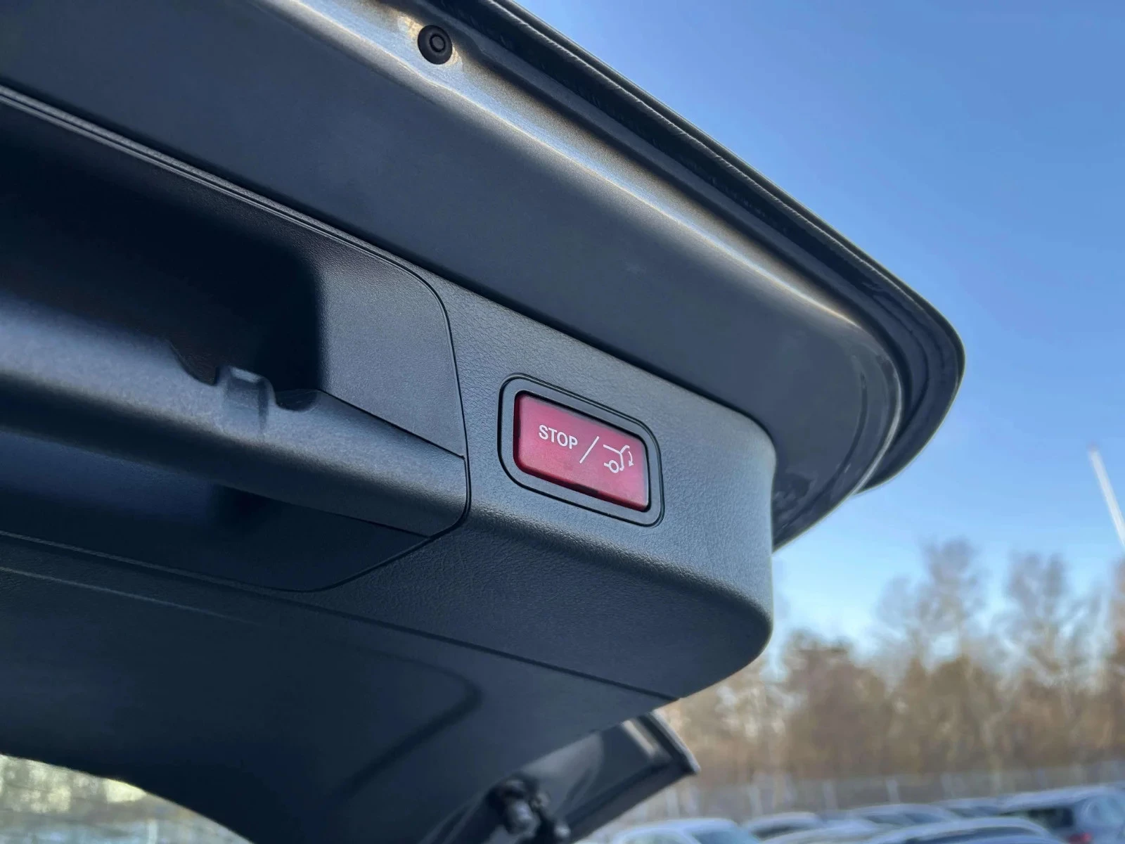 Mercedes-Benz-EQB-image-21