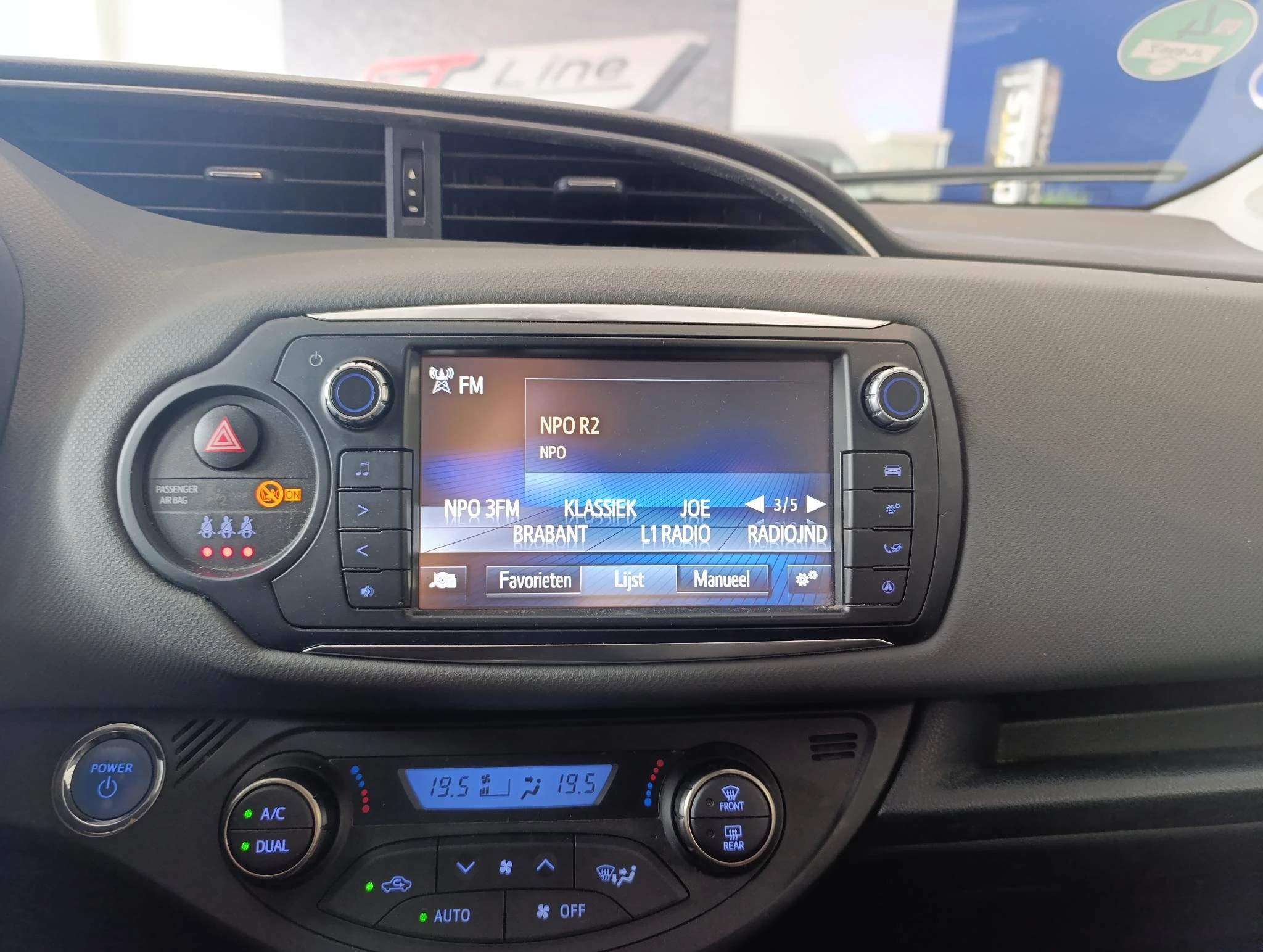 Toyota-Yaris-image-9