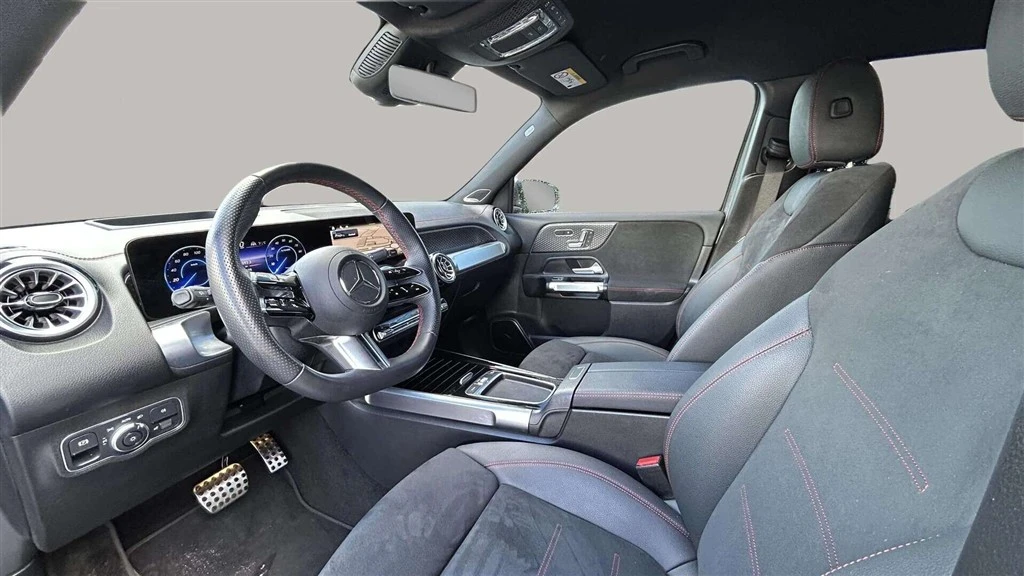 Mercedes-Benz-EQB-image-9