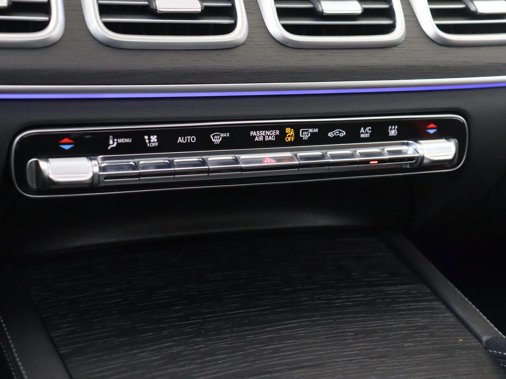 Mercedes-Benz-GLE-image-19
