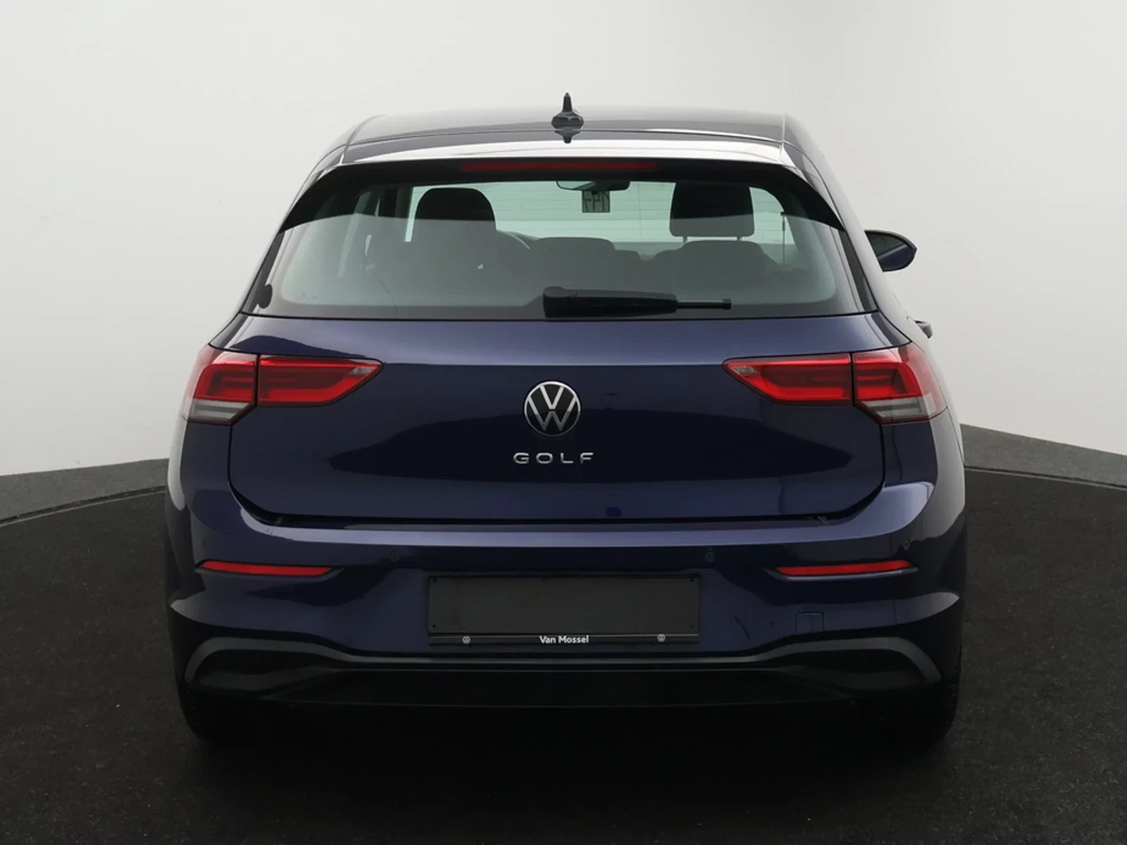 Volkswagen-Golf-image-3