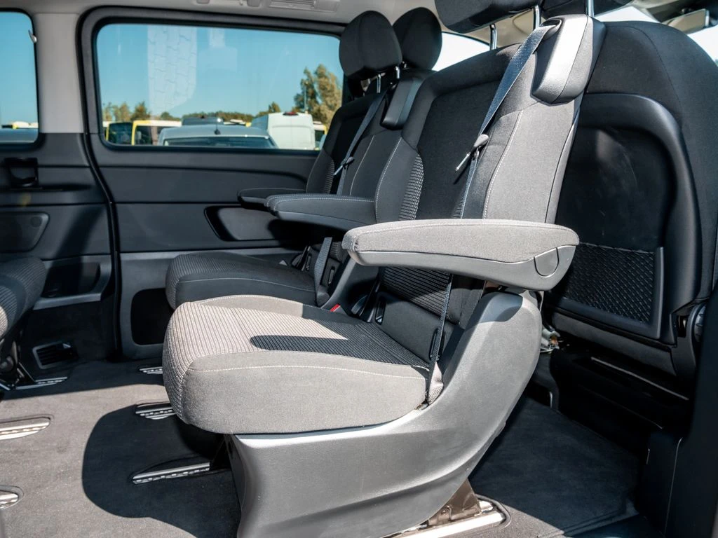 Mercedes-Benz-V-Klasse 220-image-12
