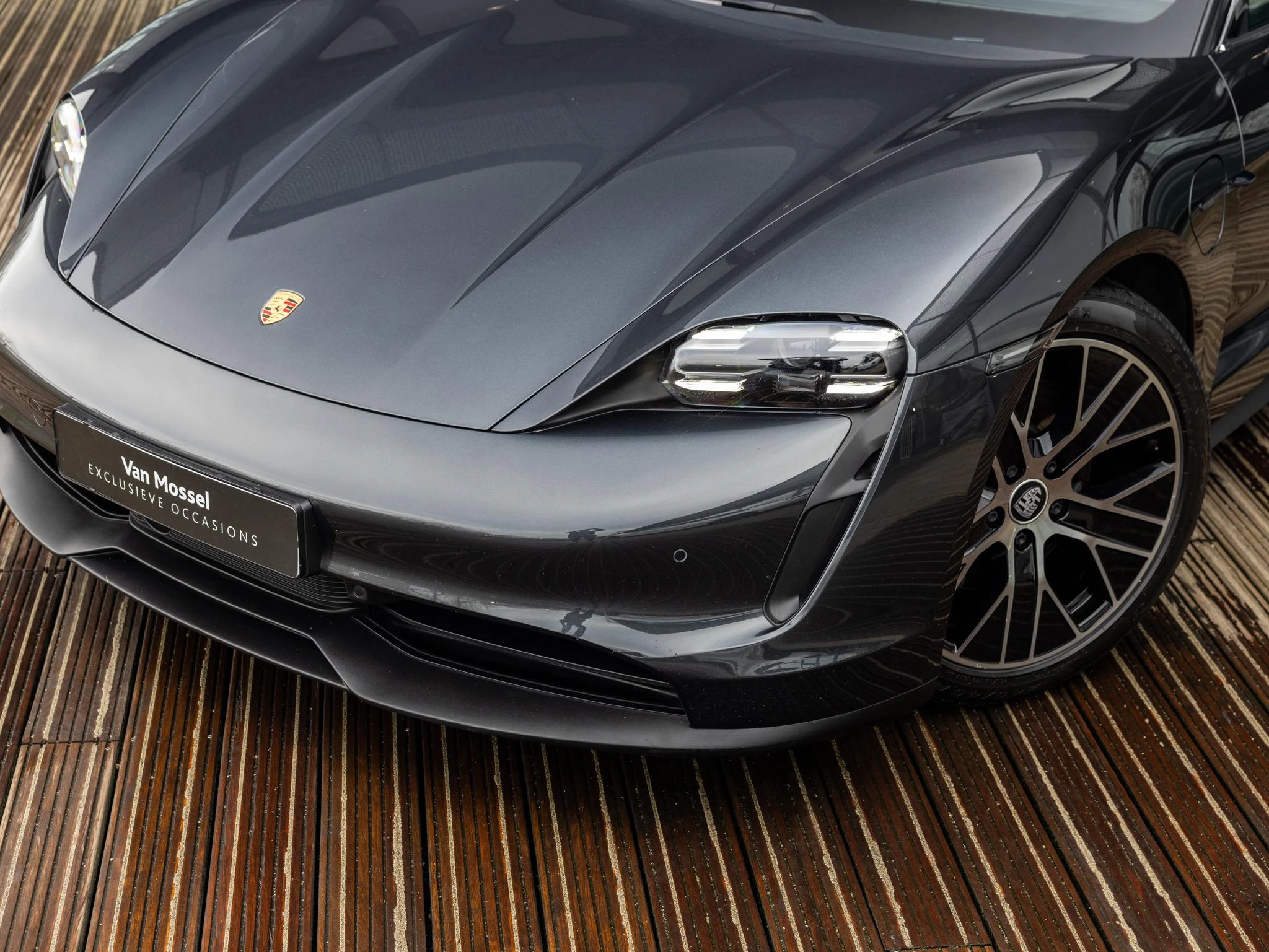 Porsche-Taycan-image-6