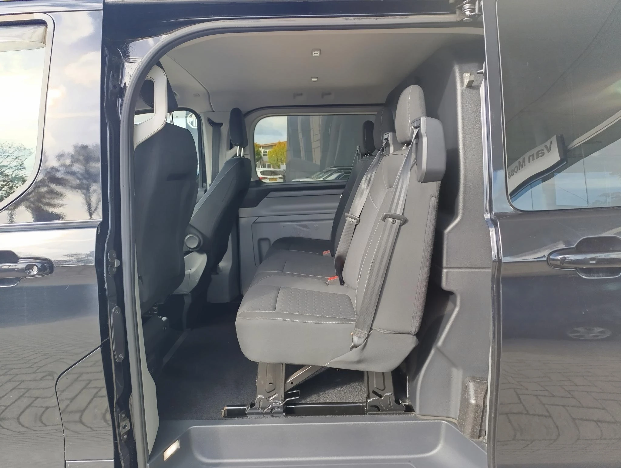 Ford-Transit Custom-image-11