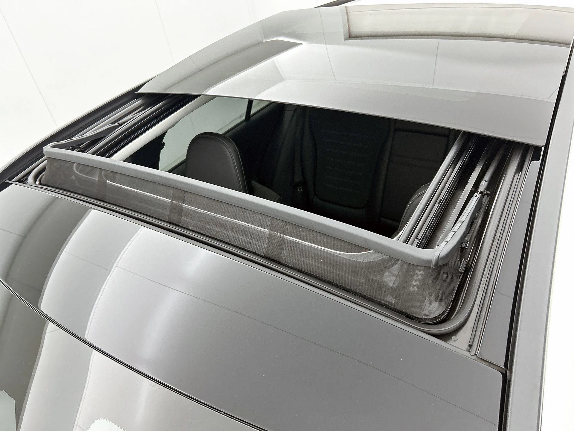 Mercedes-Benz-C-Klasse-image-32