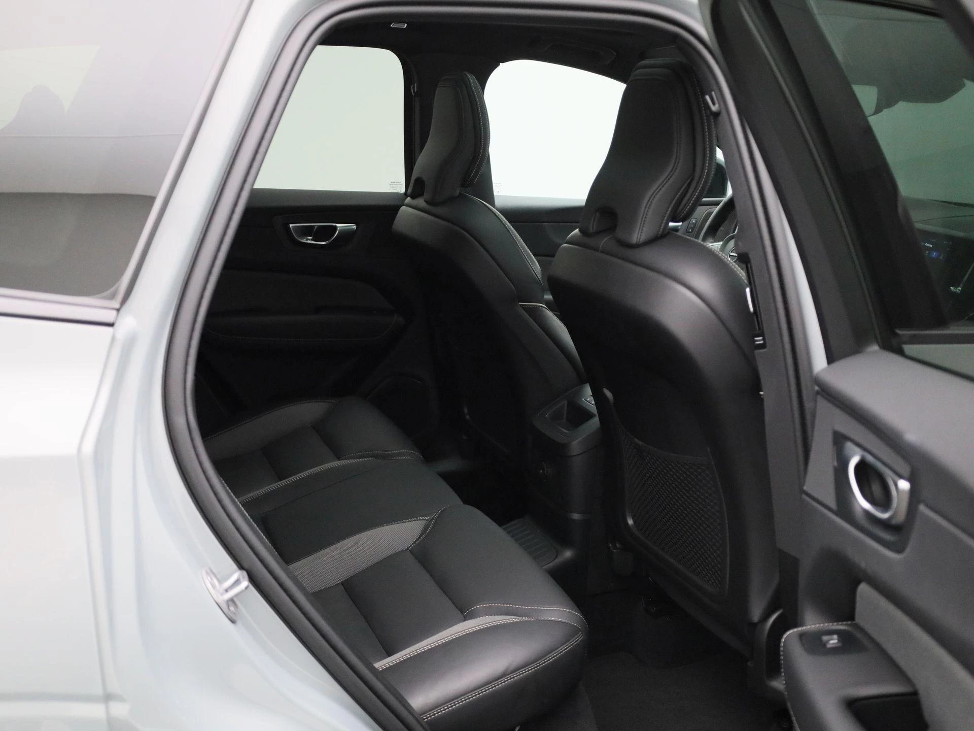 Volvo XC60 2.0 T6 Plug-in hybrid AWD Plus Dark