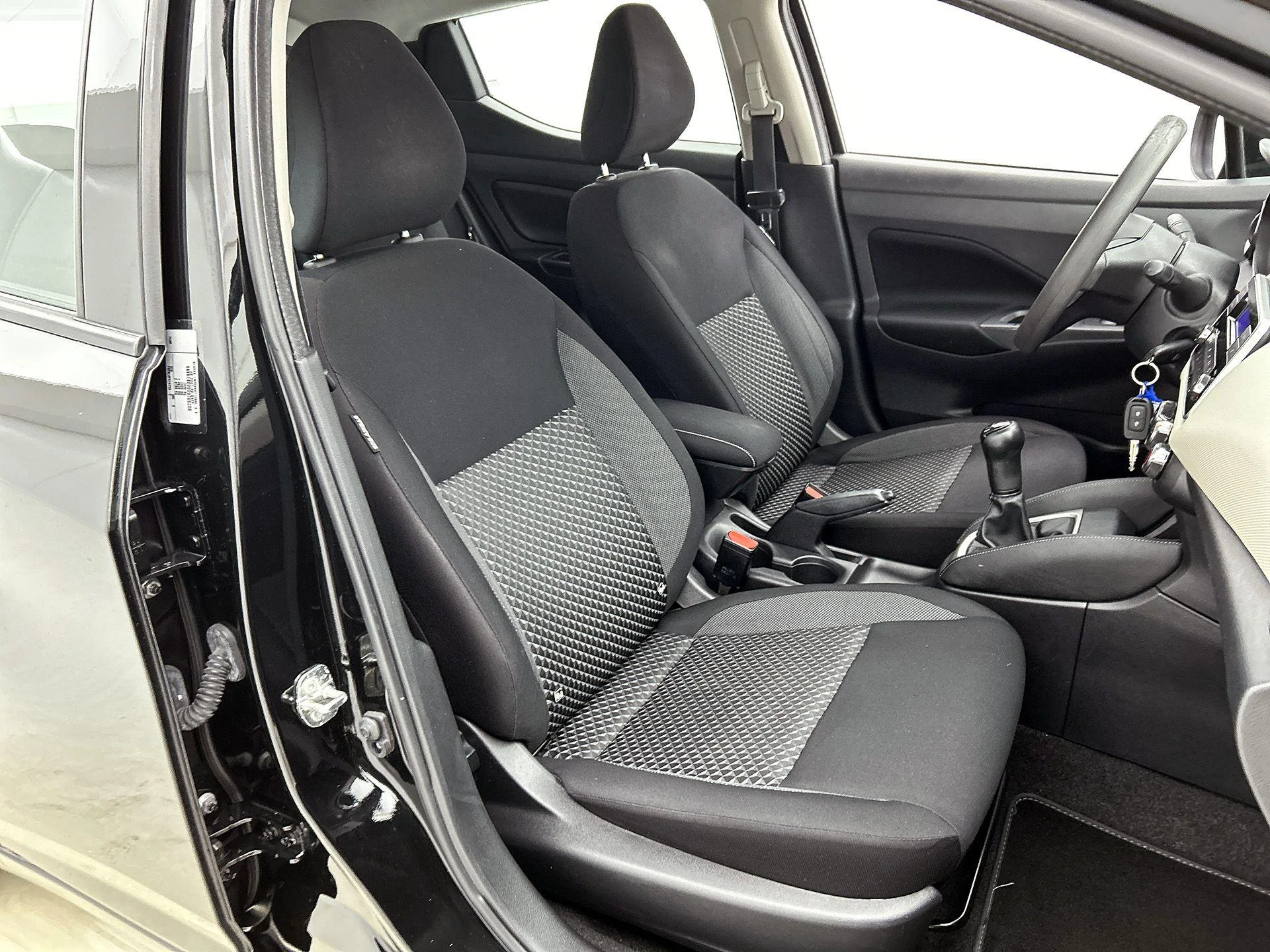 Nissan-Micra-image-8