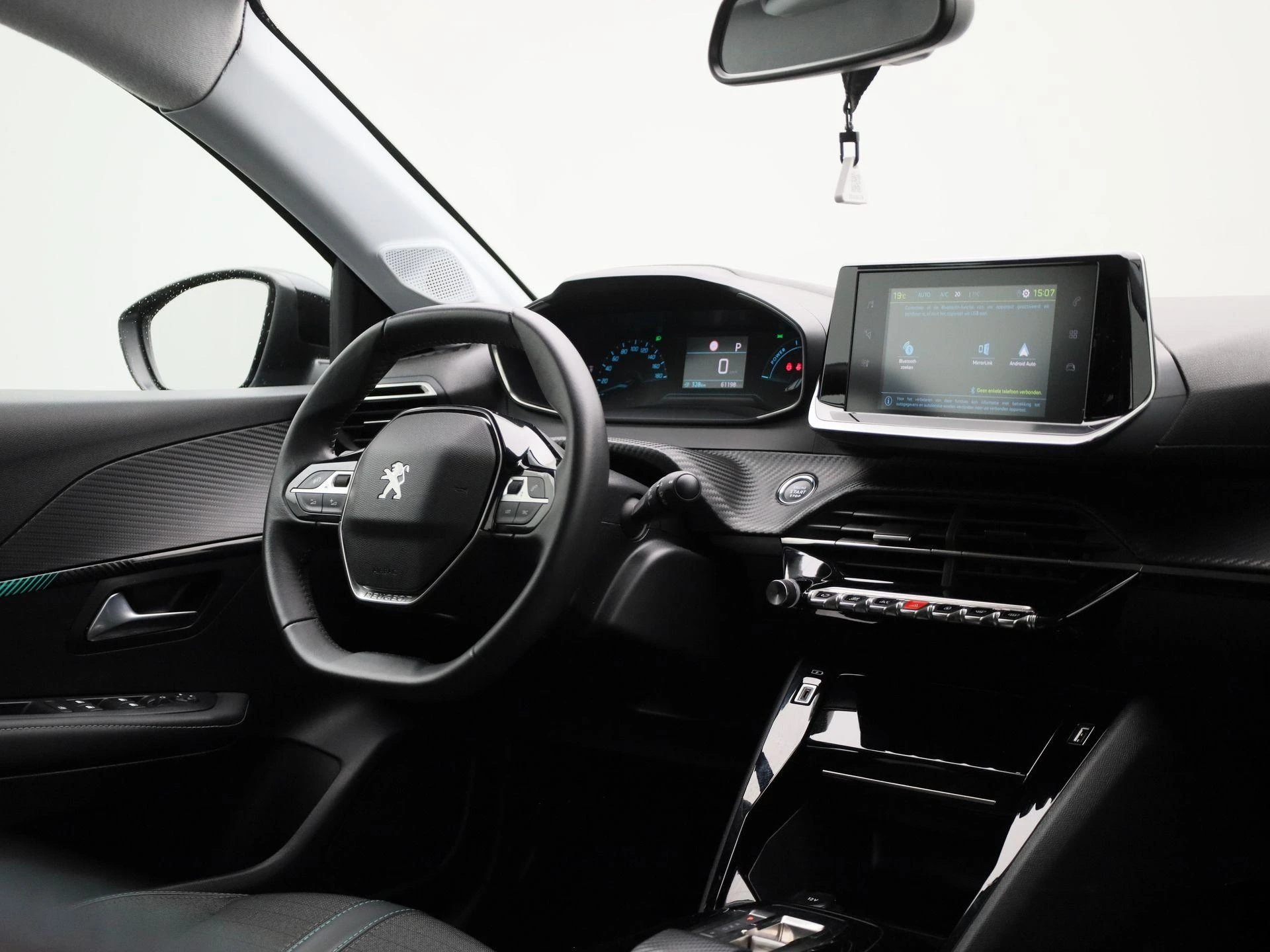 Peugeot e-208 - 31
