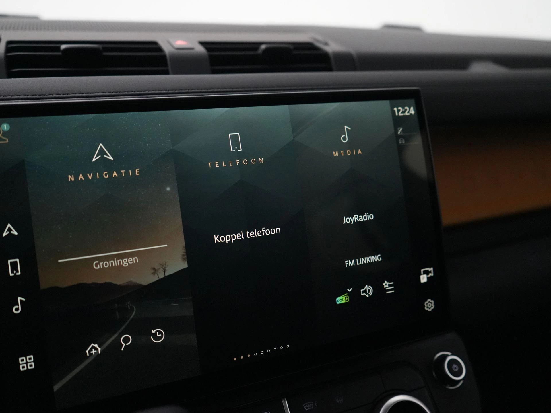 Land Rover-Defender-image-18