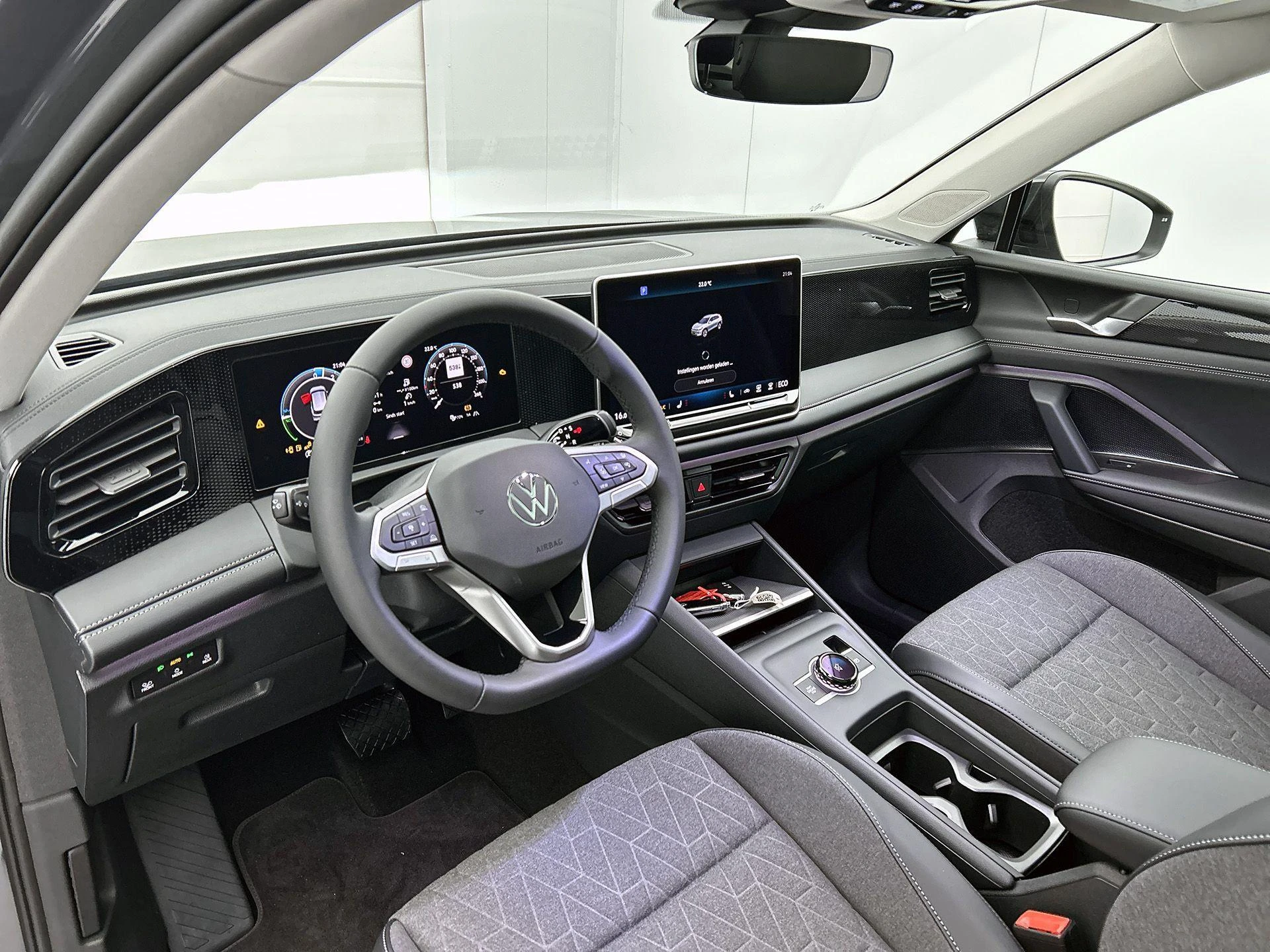 Volkswagen-Tiguan-image-6