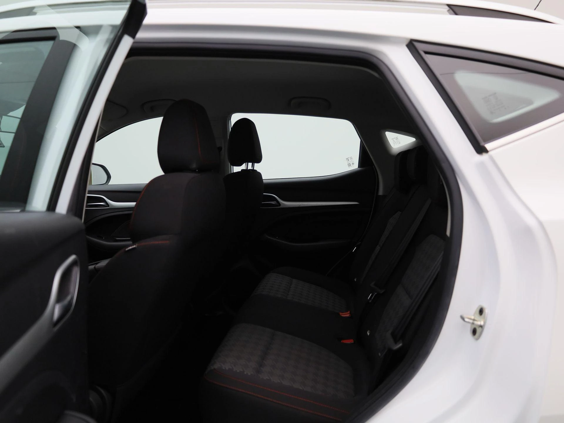 MG-ZS EV-image-9