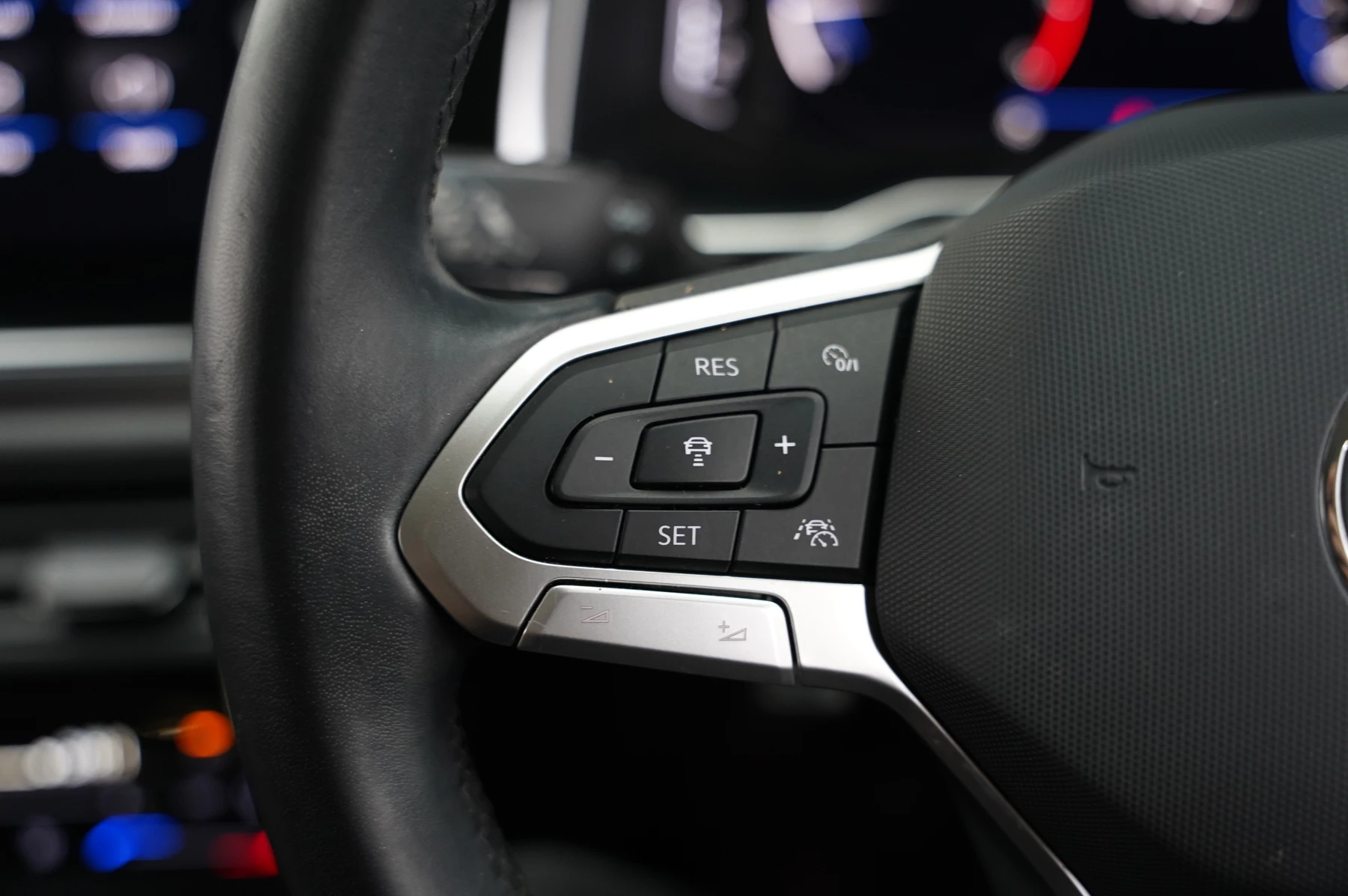 Volkswagen-Polo-image-18