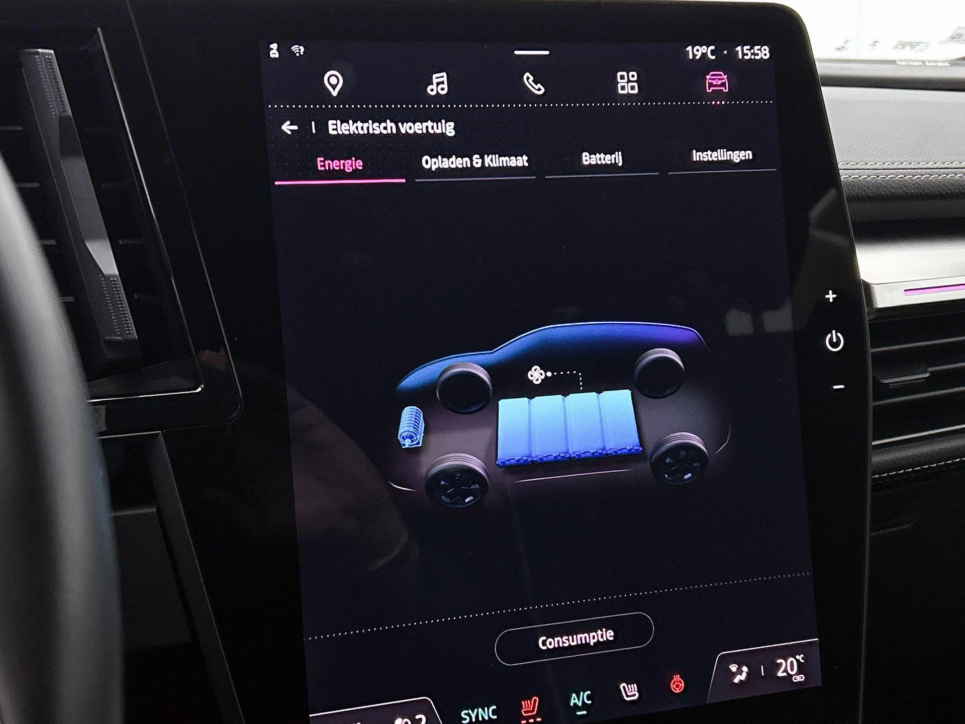 Renault-Megane E-Tech-image-10