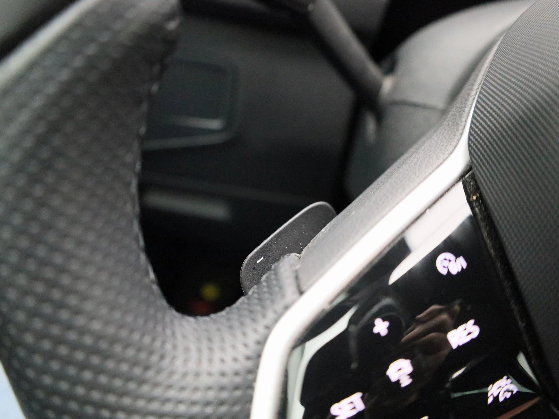 Volkswagen-Tiguan-image-27