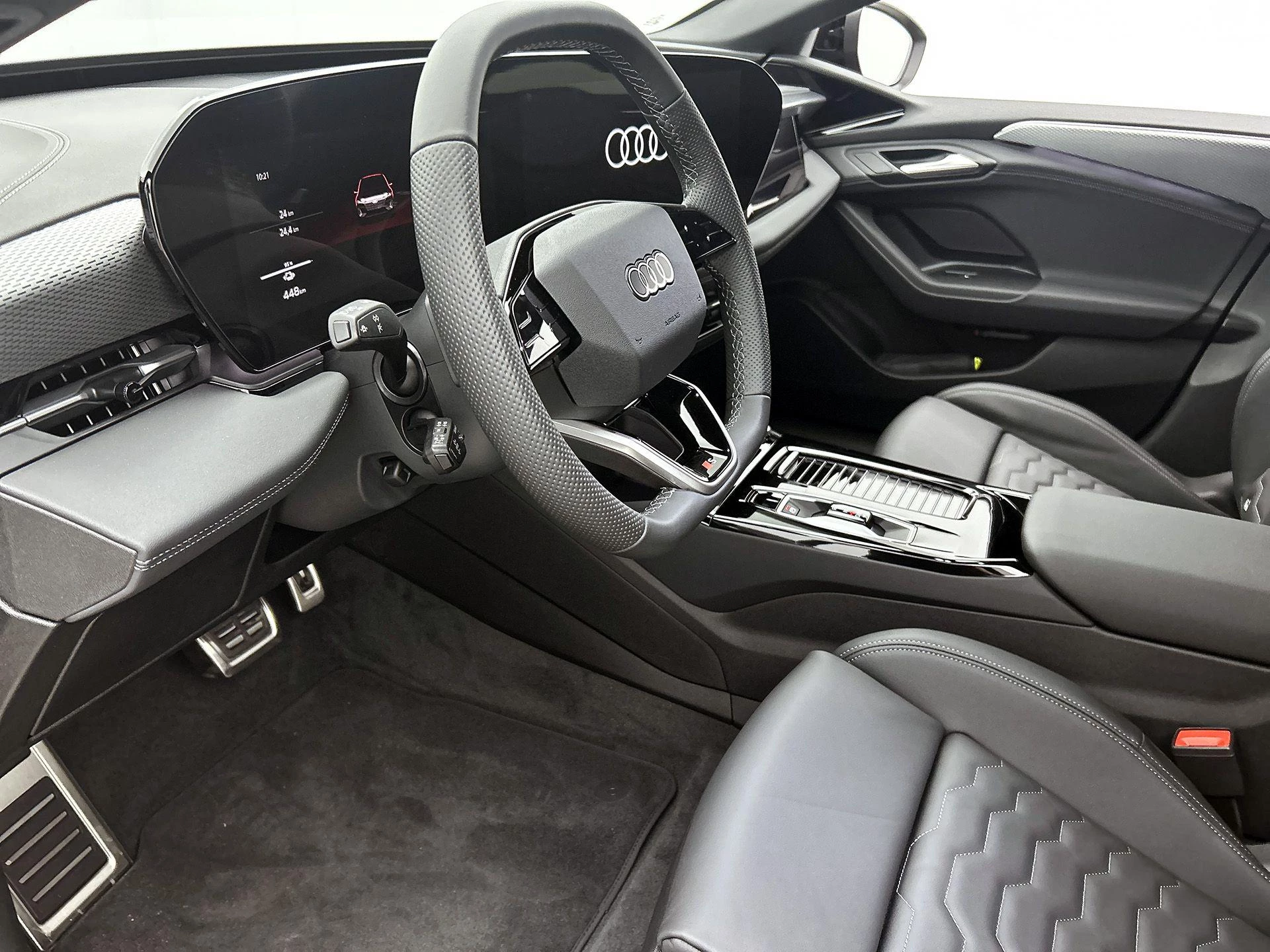 Audi-A6 Avant e-tron-image-19