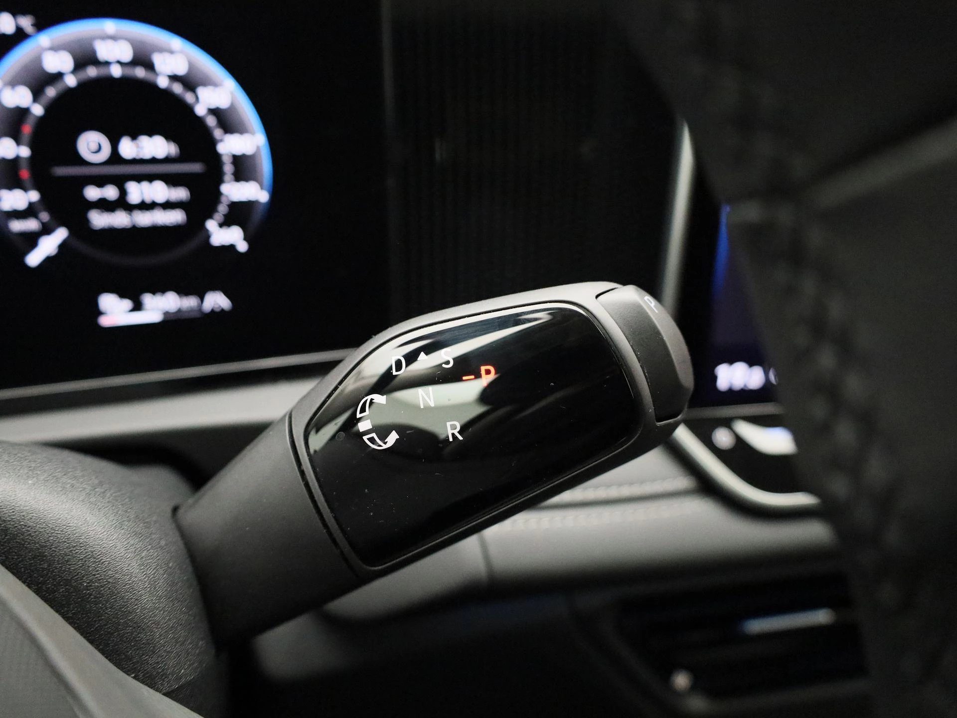 Volkswagen-Tiguan-image-21