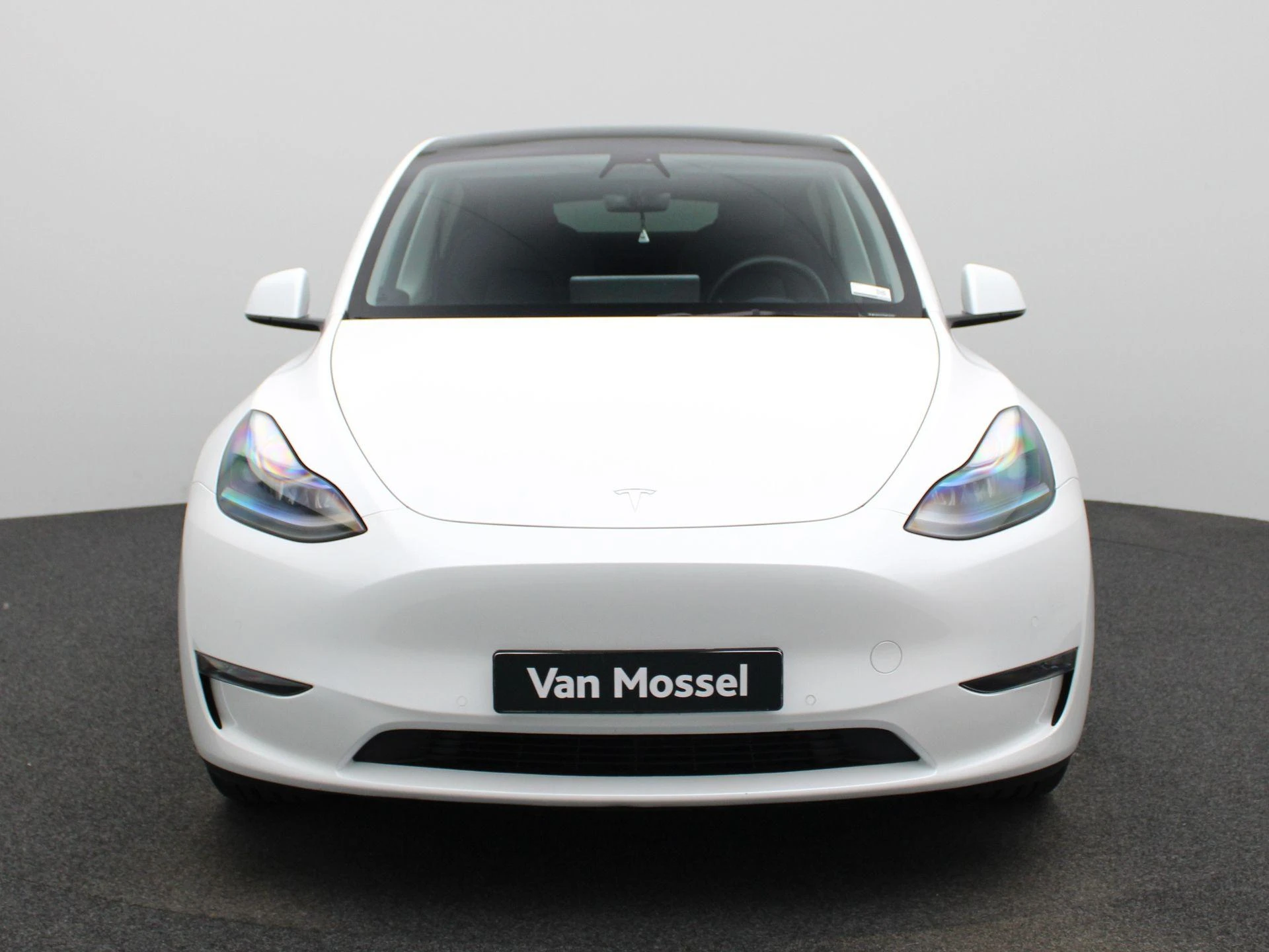 Tesla-Model Y-image-2