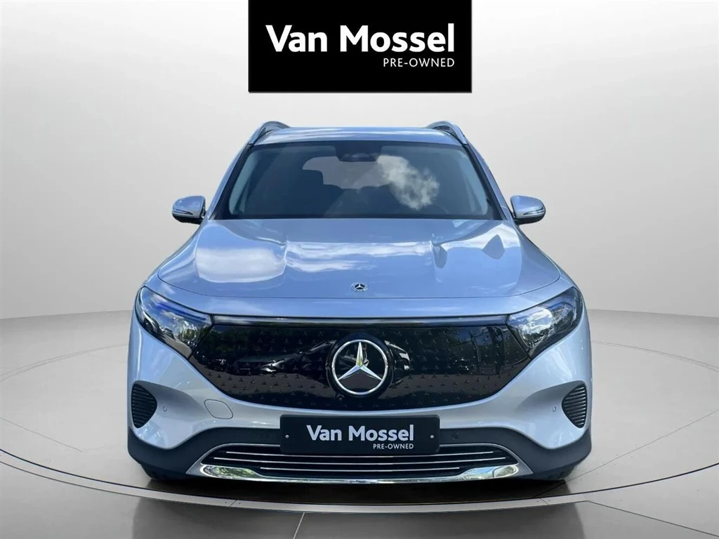 Mercedes-Benz-EQB-image-1