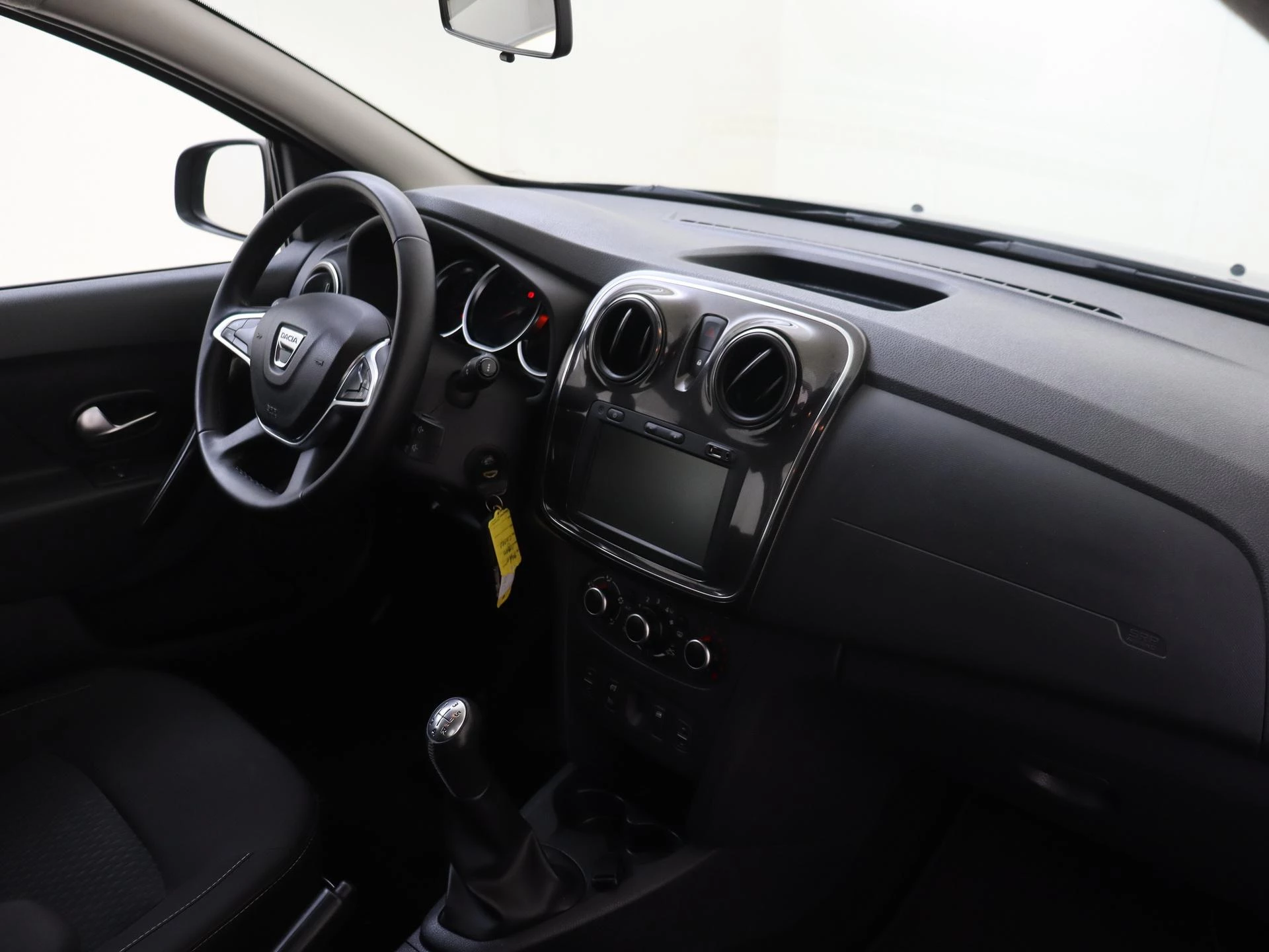 Dacia-Logan-image-8