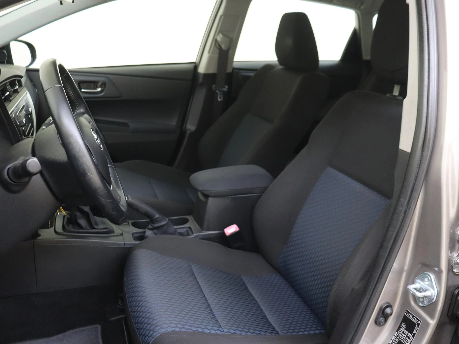 Toyota-Auris-image-10