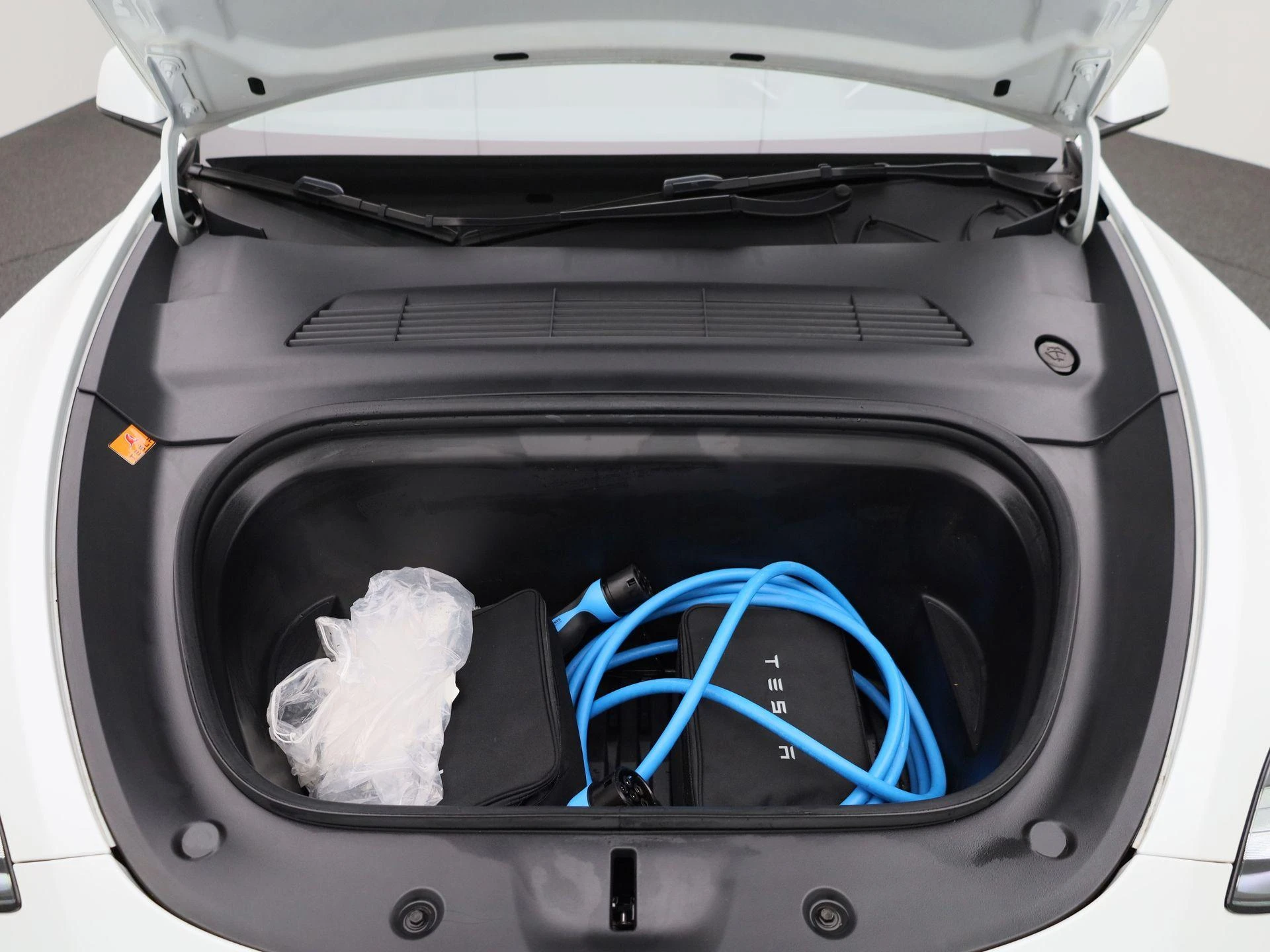 Tesla-Model Y-image-37