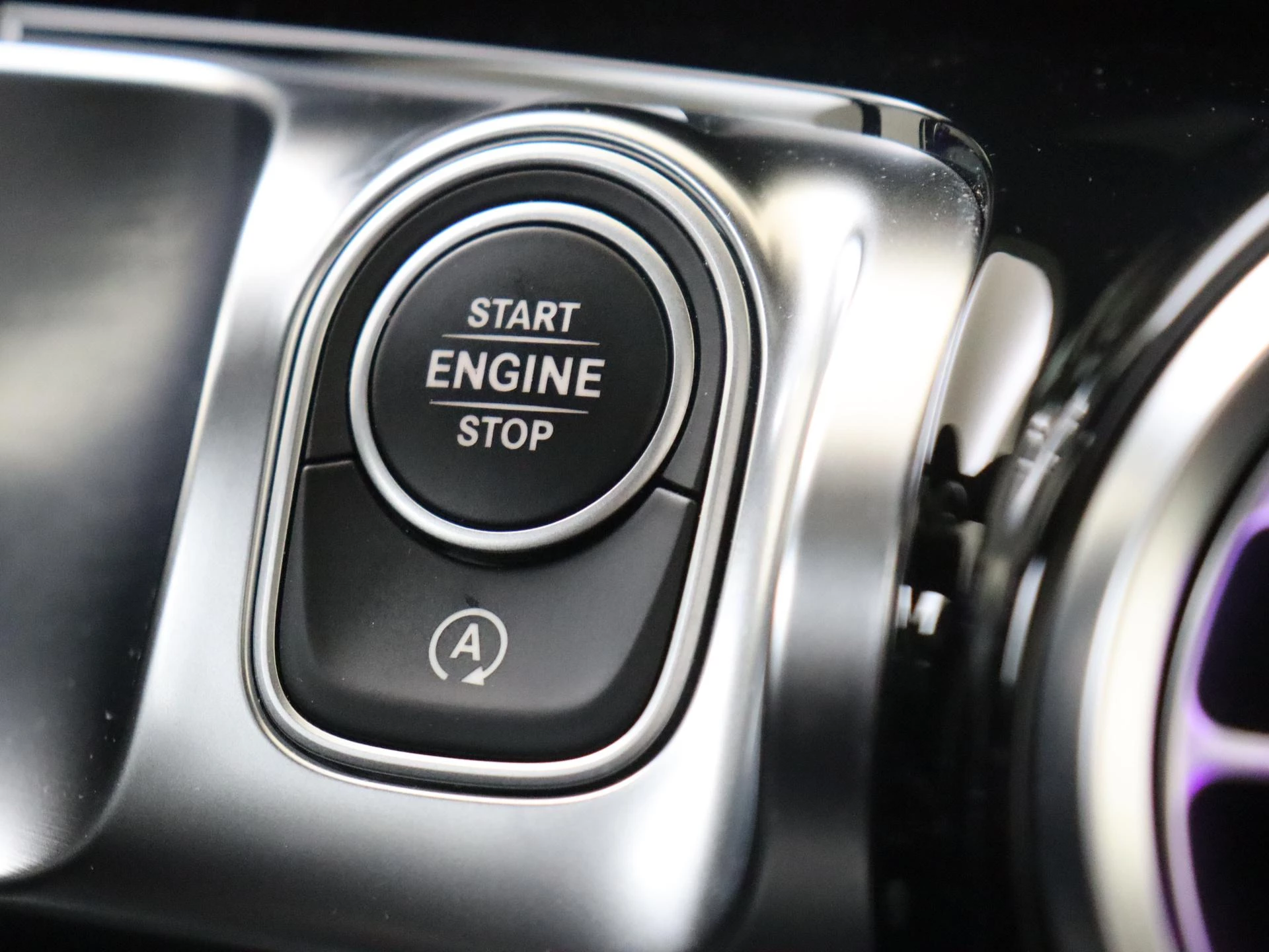 Mercedes-Benz-GLB-image-26