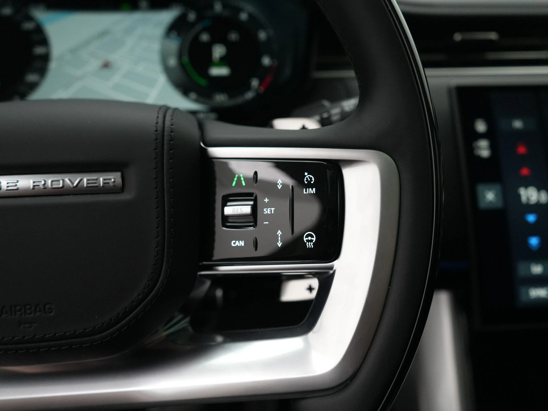 Land Rover-Range Rover-image-14