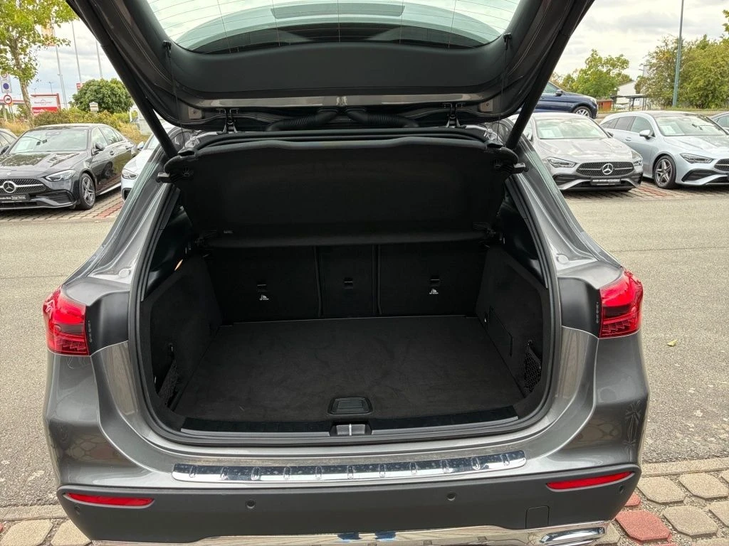 Mercedes-Benz-GLA 200 d-image-13