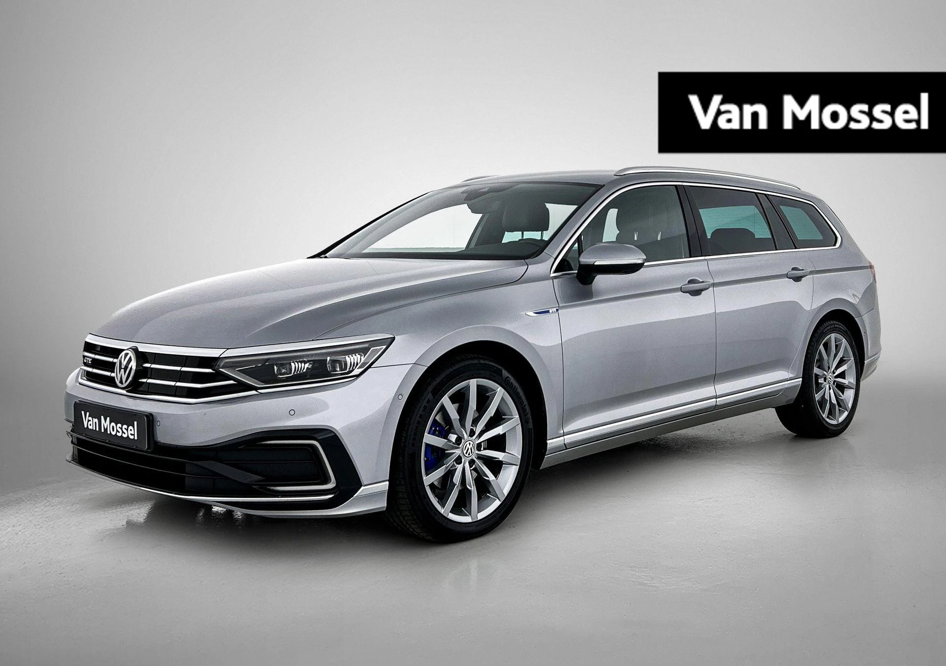 Volkswagen-Passat-image-0
