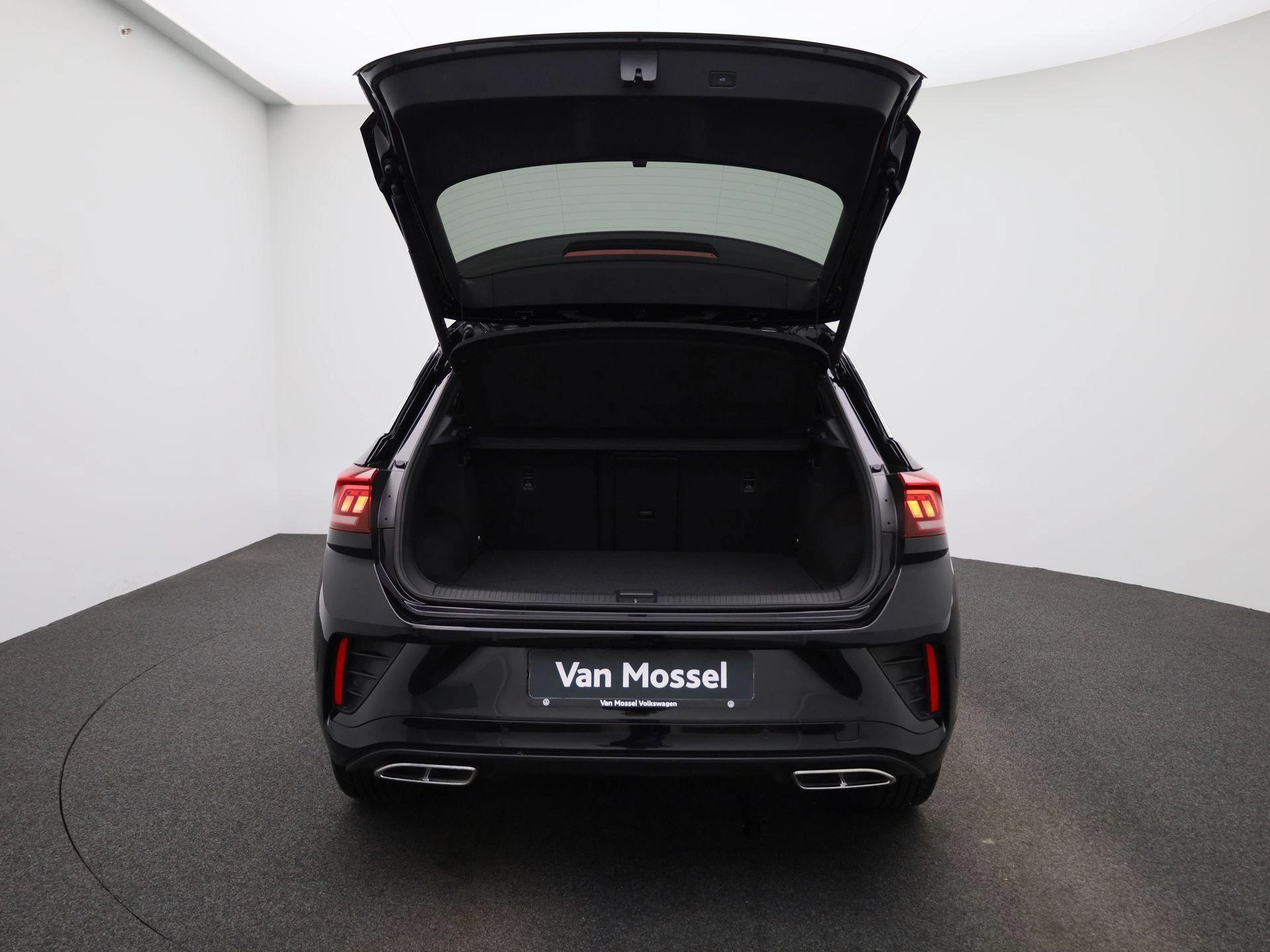 Volkswagen-T-Roc-image-10