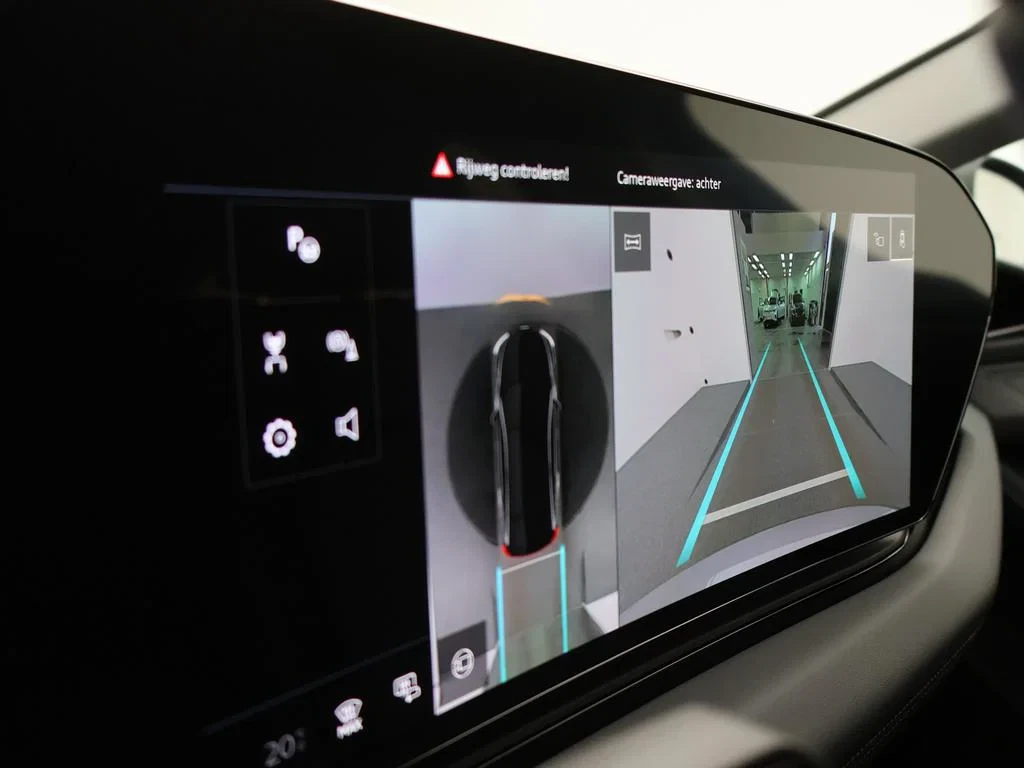 Audi-A6 Sportback e-tron-image-16