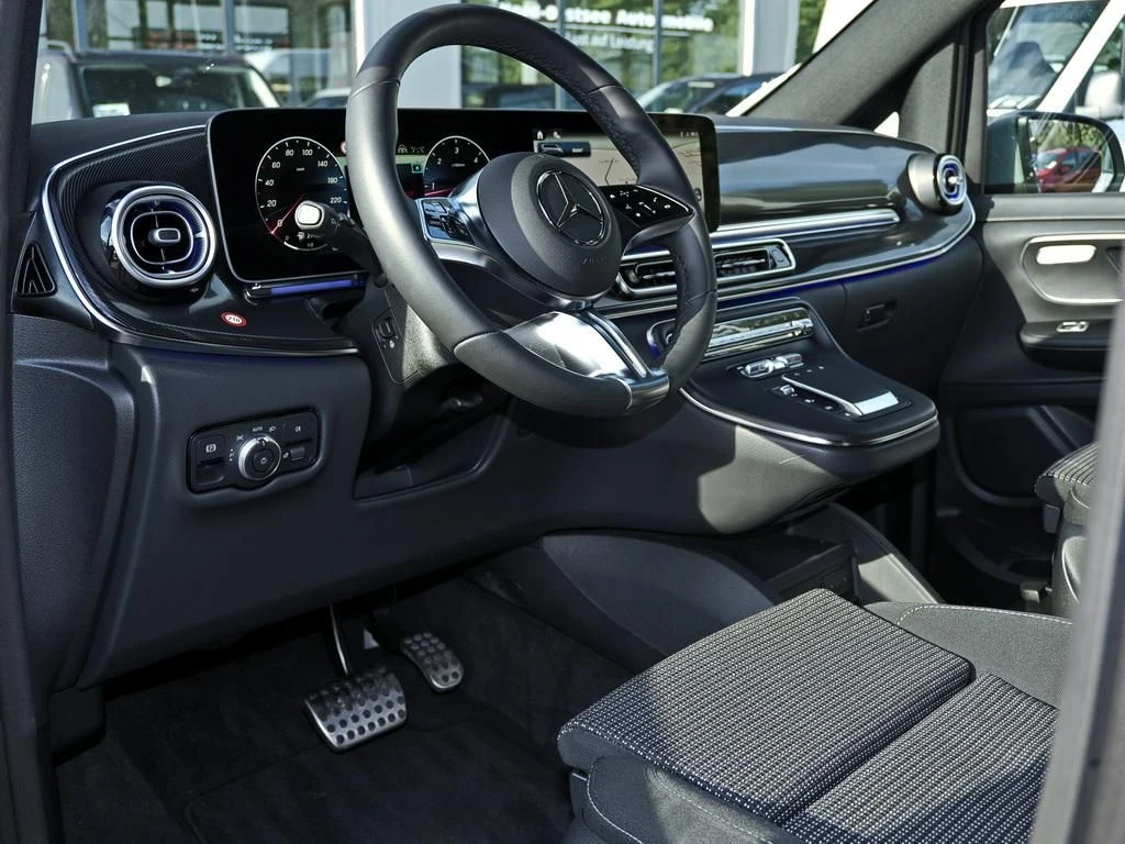 Mercedes-Benz-V-Klasse 220-image-8