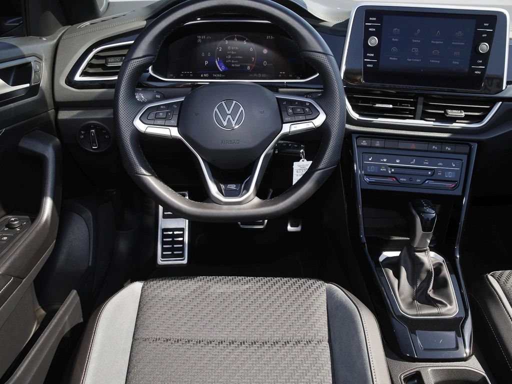 Volkswagen-T-Roc-image-12