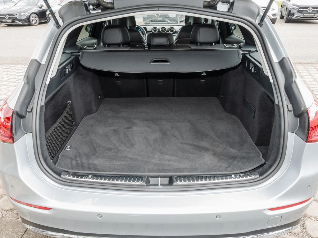 Mercedes-Benz-C-Klasse 180-image-14
