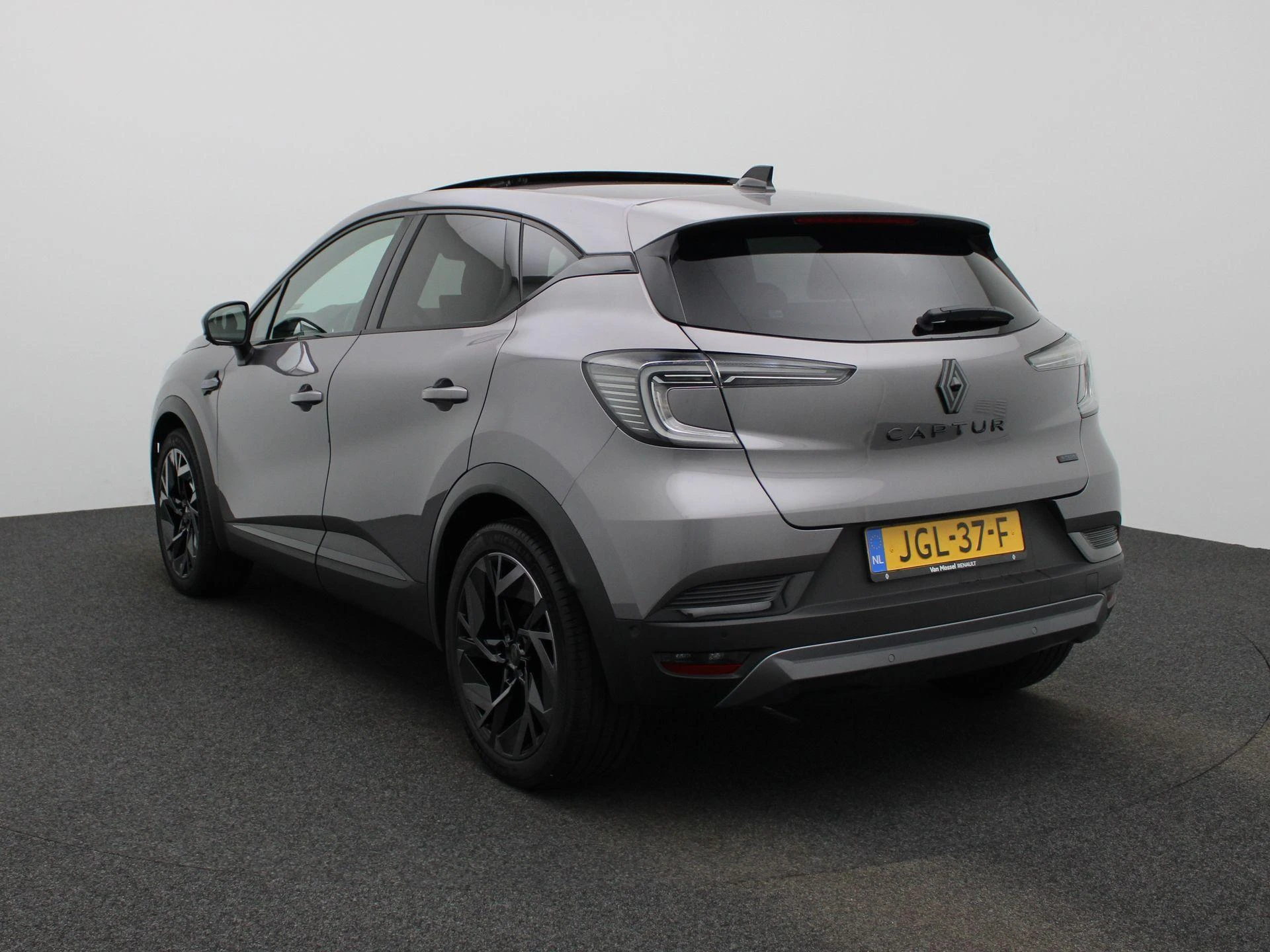 Renault-Captur-image-1