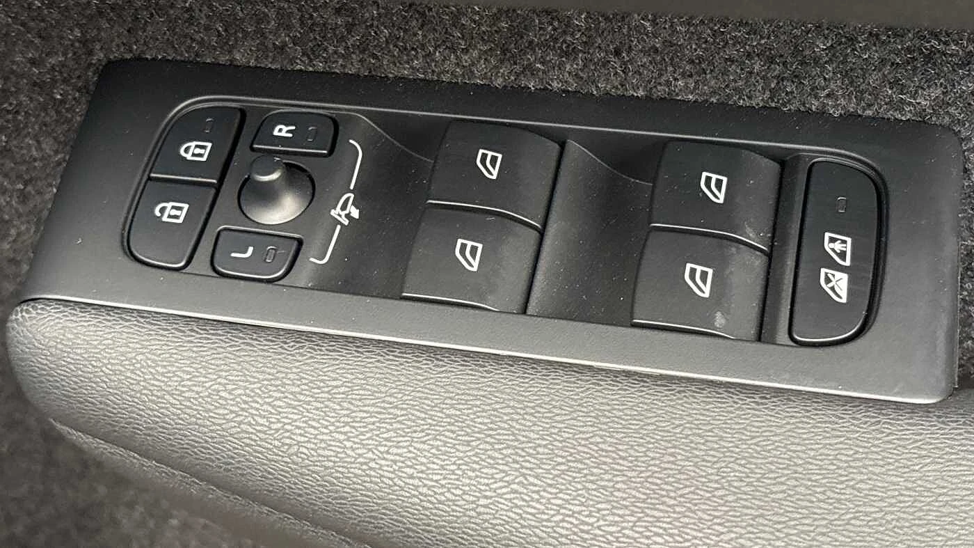 Volvo-EC40-image-24