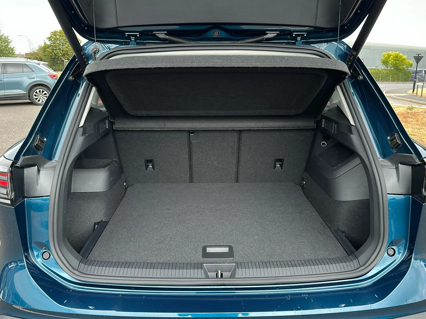 Volkswagen-Tiguan-image-14